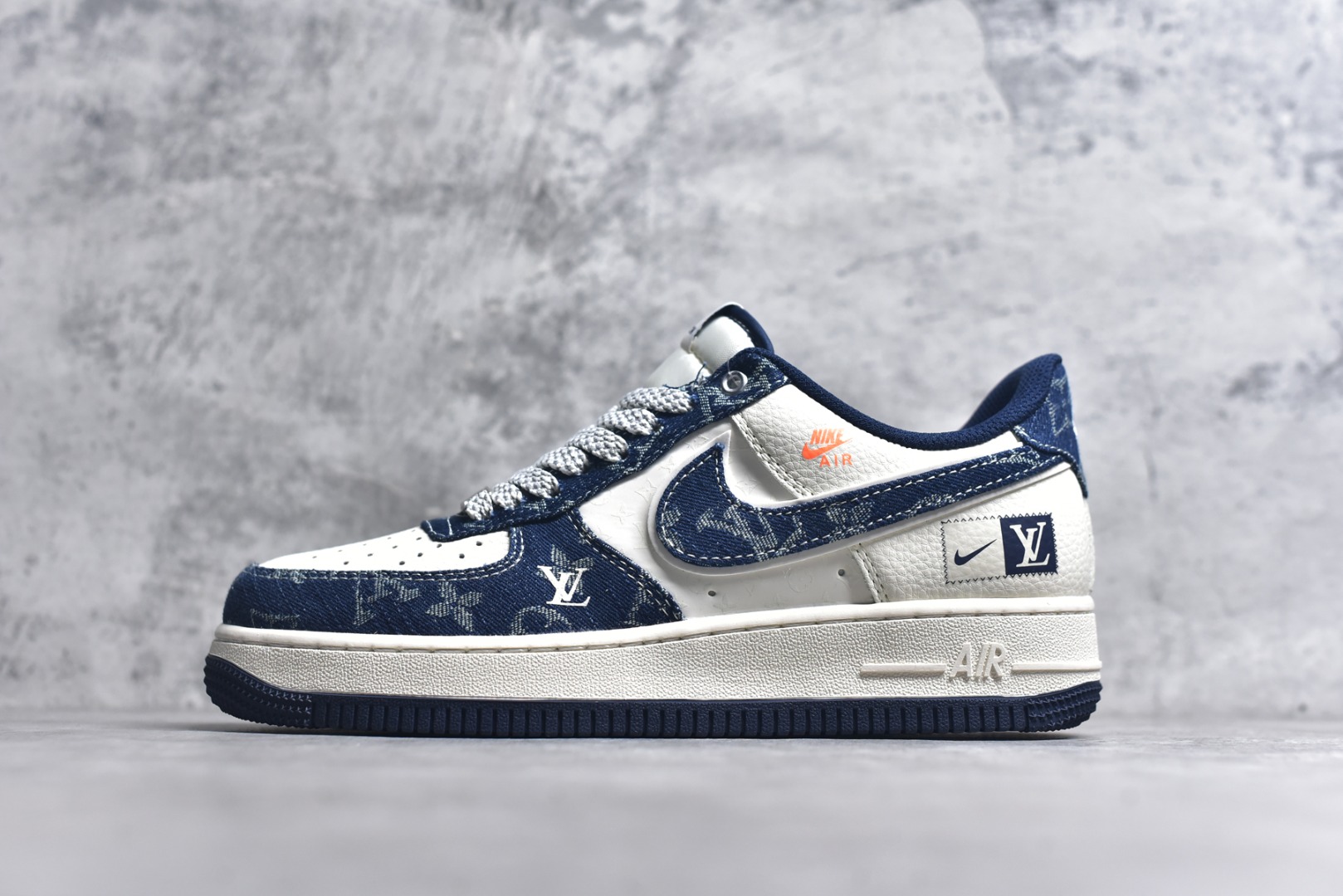 #Nike Air Force 1\’07 Low LV联名 前掌蓝牛仔 空军一号低帮休闲板鞋 YX5066-355 #原楦头原纸板 原装鞋盒 定制五金配件 内置全掌气垫 原厂鞋底 尺码：36 36.5 37.5 38 38.5 39 40 40.5 41 42 42.5 43 44 44.5 45 9.D4-选品中心