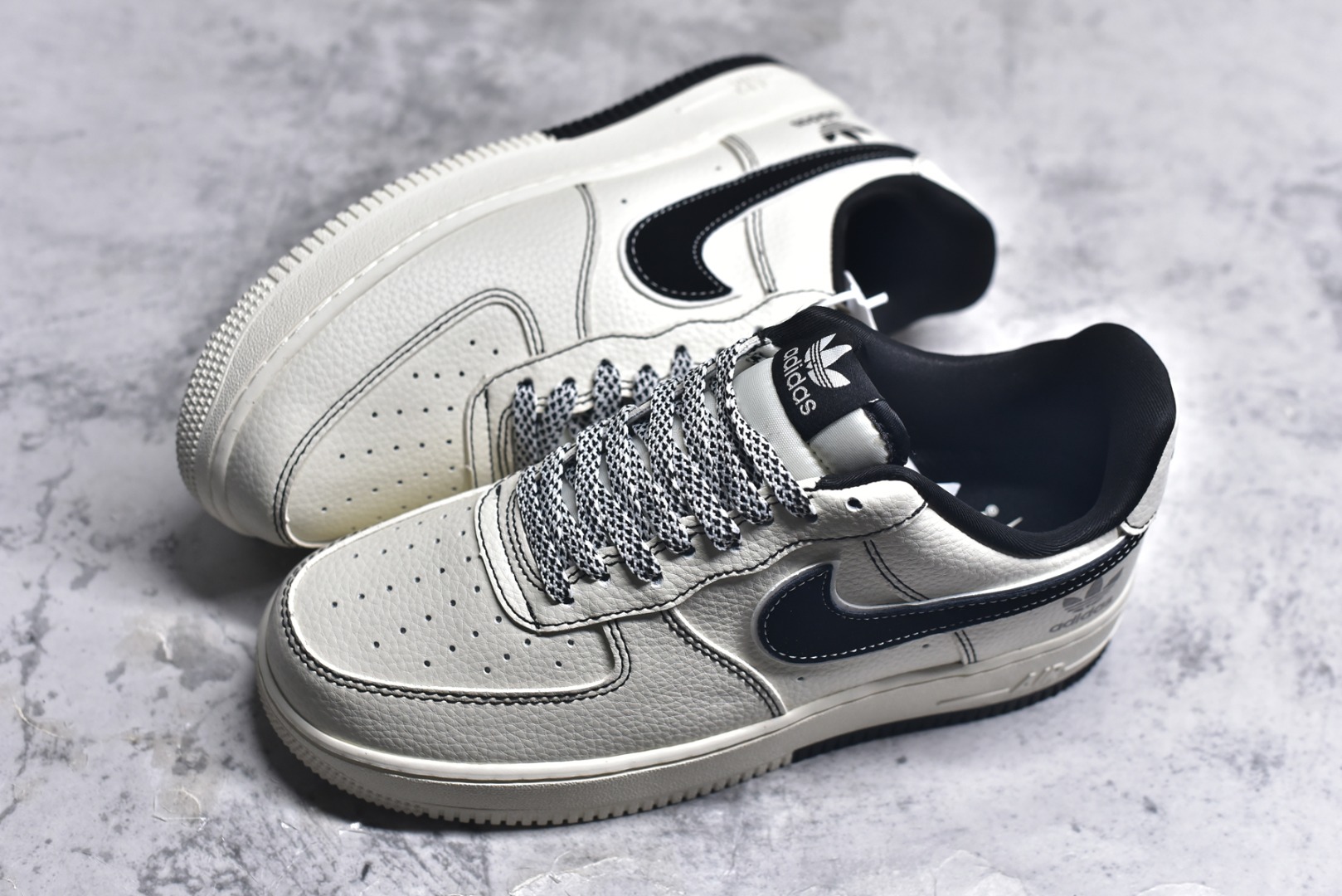 图片[7]-#Nike Air Force 1\’07 Low 黑线双拼底 空军一号低帮休闲板鞋 KB1688-003 #原楦头原纸板 原装鞋盒 定制五金配件 内置全掌气垫 原厂鞋底 尺码：36 36.5 37.5 38 38.5 39 40 40.5 41 42 42.5 43 44 44.5 45 9.D4-选品中心