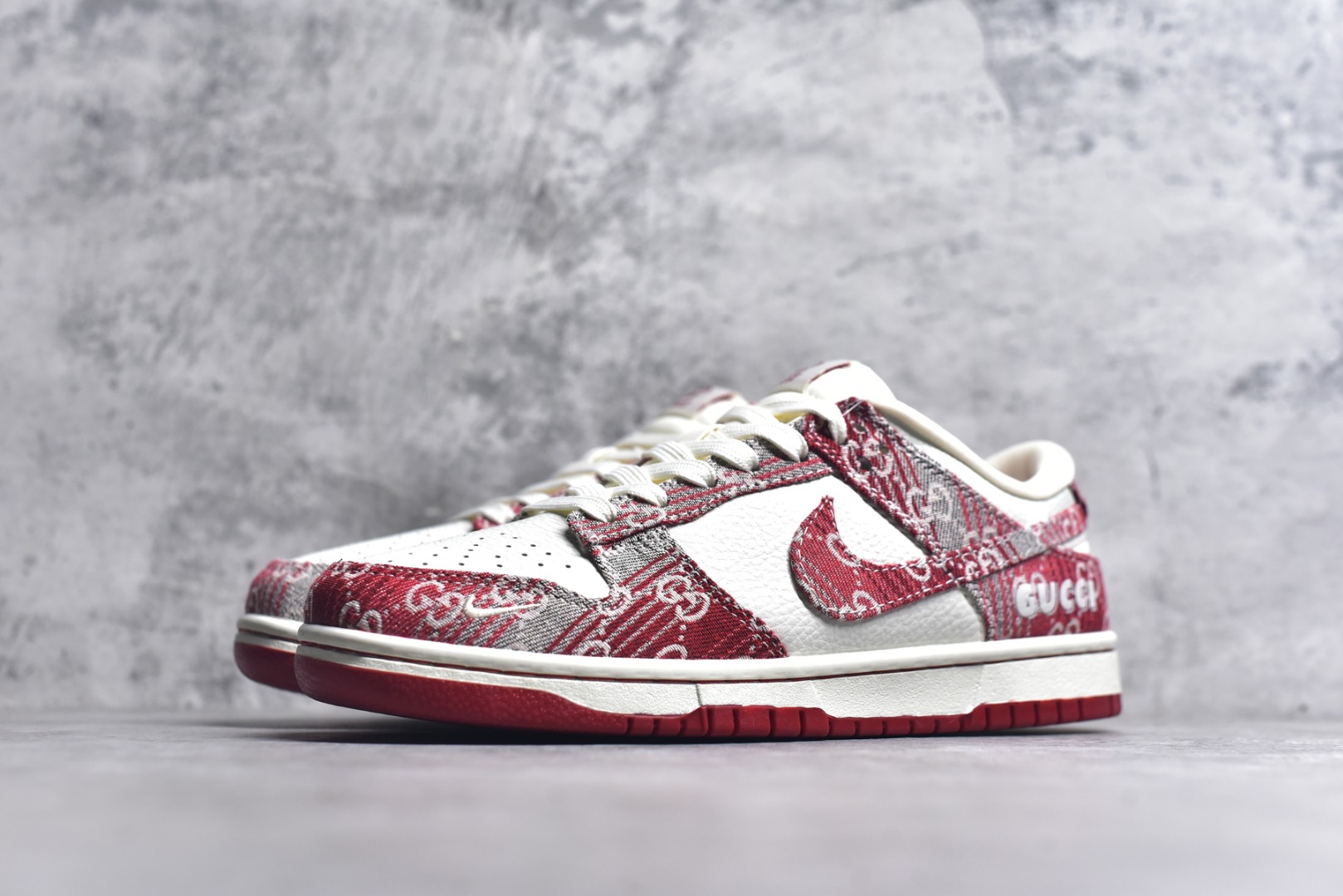 图片[2]-#Nike SB Dunk Low 古驰联名 灰红牛仔 周年高端定制 低帮休闲板鞋 SC9207-417 #定制鞋盒 大厂纯原品质出货 超高清洁度 皮料切割干净无任何毛边 细节完美 尺码：36 36.5 37.5 38 38.5 39 40 40.5 41 42 42.5 43 44 44.5 45 9.E5-选品中心