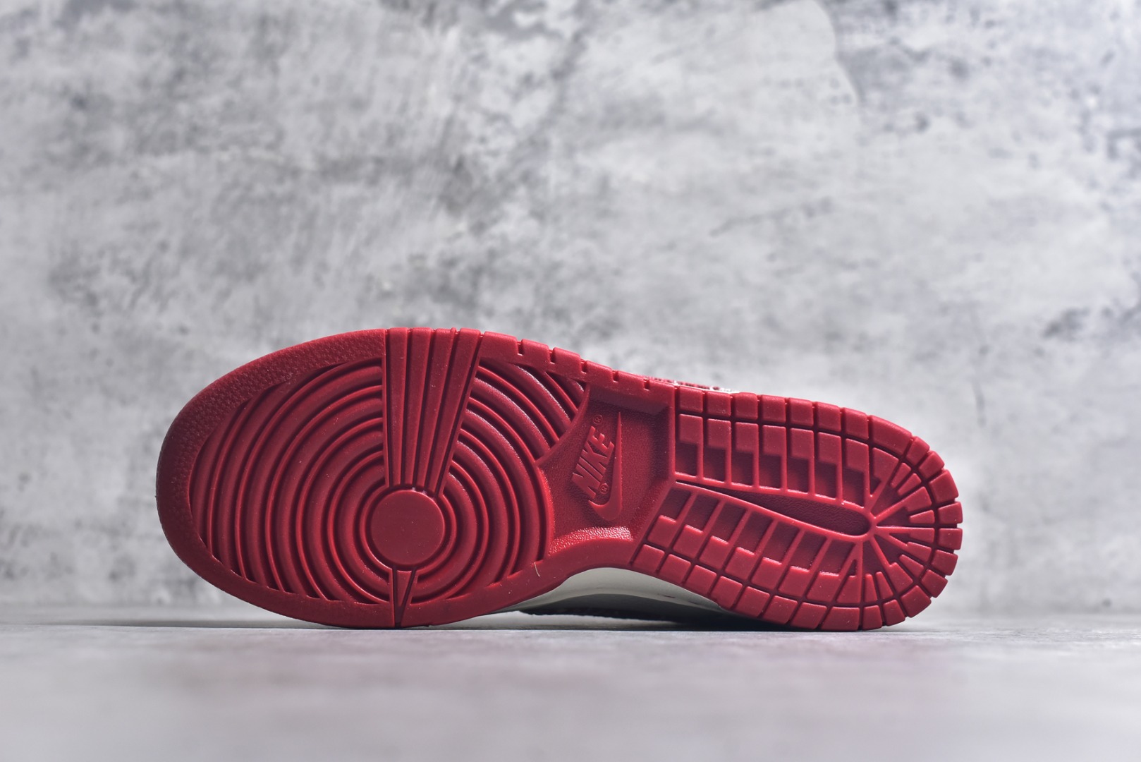 图片[6]-#Nike SB Dunk Low 古驰联名 灰红牛仔 周年高端定制 低帮休闲板鞋 SC9207-417 #定制鞋盒 大厂纯原品质出货 超高清洁度 皮料切割干净无任何毛边 细节完美 尺码：36 36.5 37.5 38 38.5 39 40 40.5 41 42 42.5 43 44 44.5 45 9.E5-选品中心