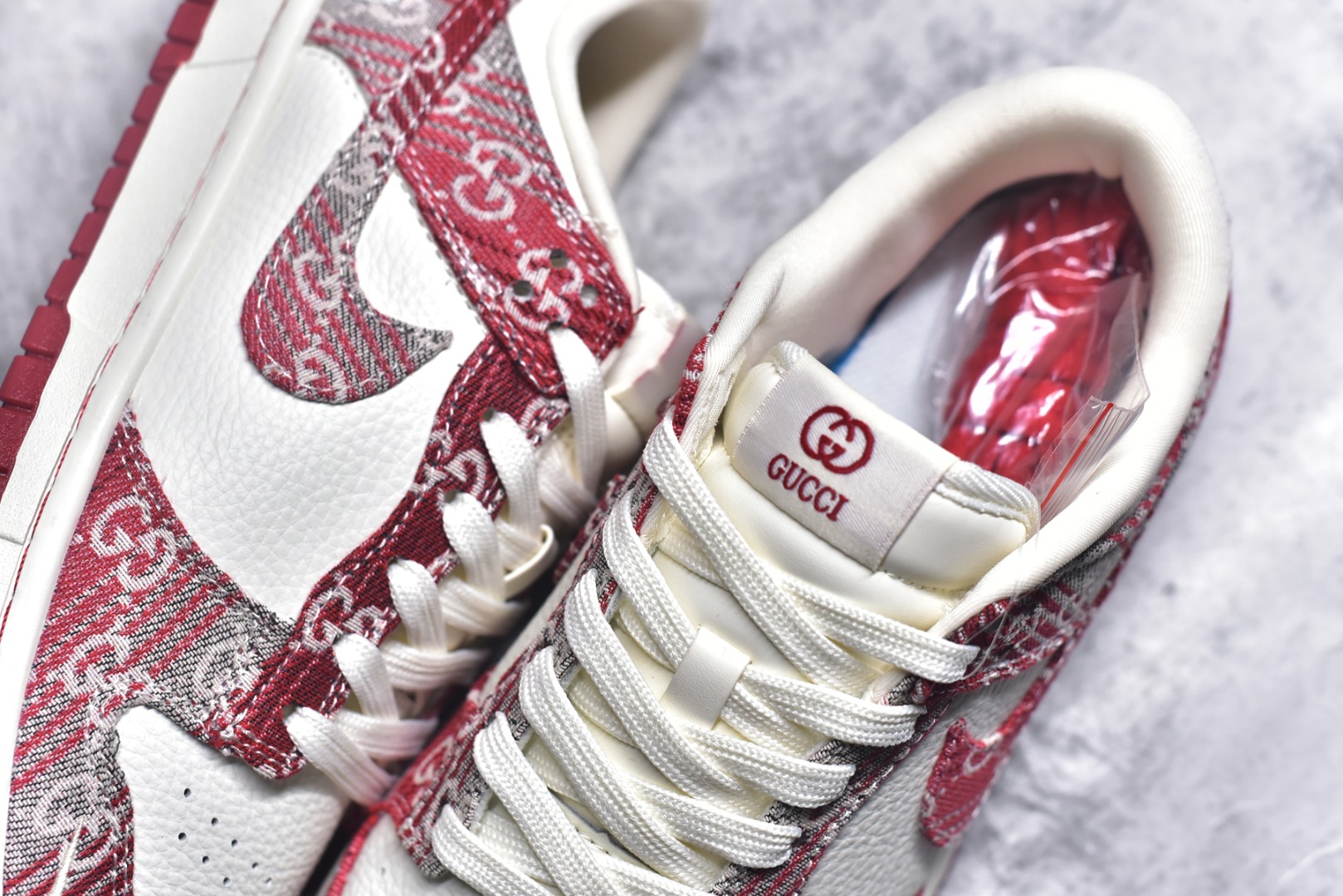 图片[9]-#Nike SB Dunk Low 古驰联名 灰红牛仔 周年高端定制 低帮休闲板鞋 SC9207-417 #定制鞋盒 大厂纯原品质出货 超高清洁度 皮料切割干净无任何毛边 细节完美 尺码：36 36.5 37.5 38 38.5 39 40 40.5 41 42 42.5 43 44 44.5 45 9.E5-选品中心