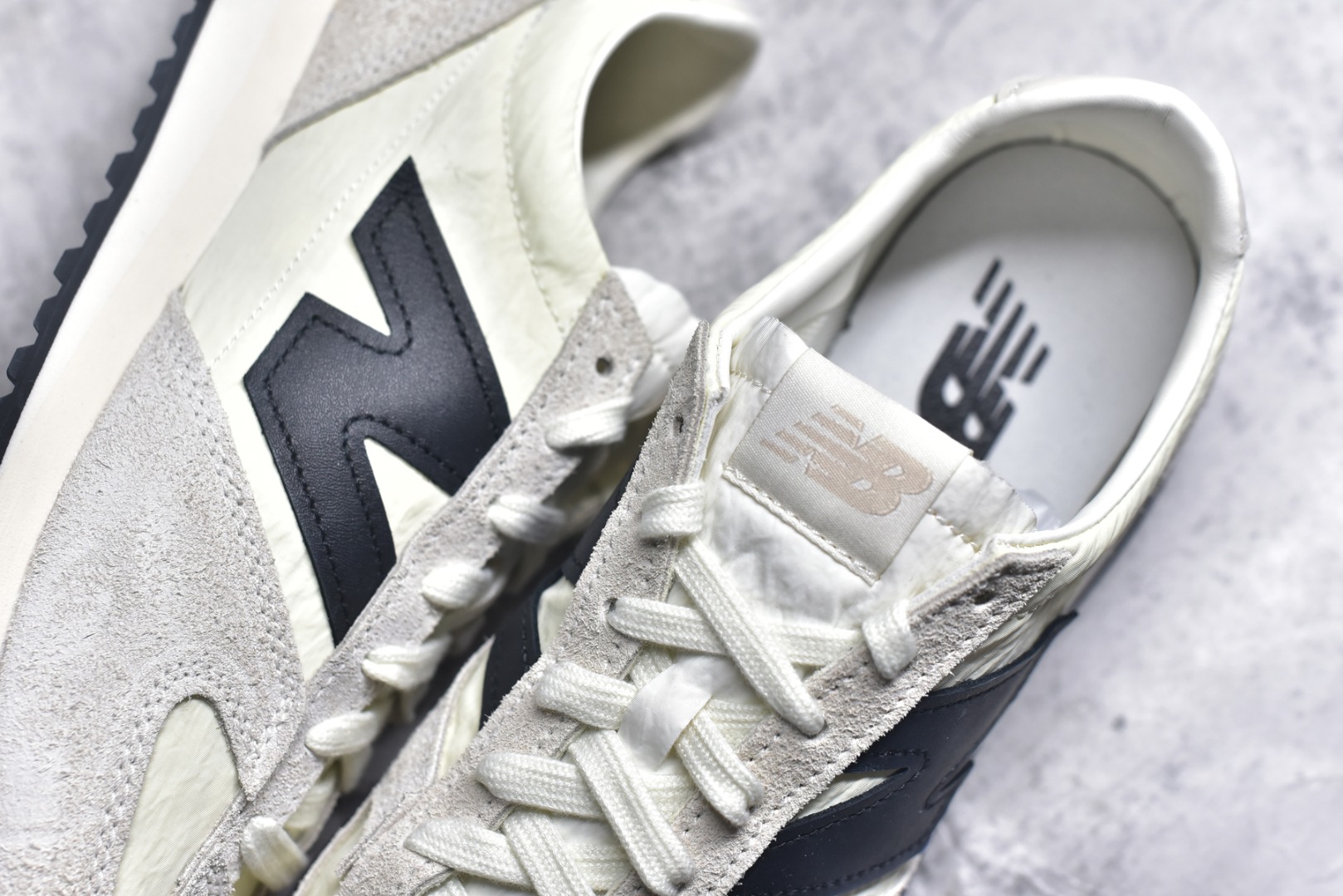 图片[9]-#New Balance U471AM NB新百伦织物牛剖层革春夏薄底鞋防滑耐磨平衡轻便低帮生活休闲鞋 原档数据独立私模大底 唯一正确三层组合大底 特高弹切片加持 百分百还原原鞋脚感 NB市场最强产物 防伪原标全套原楦原纸板原厂数据开发 全鞋电脑针车加持 原厂网布 原装进口头层翻毛皮料正确绒感卡色 正确中底拉帮中底网布细节 匠心打造 耗时两个月开发完成 工艺极其复杂难度可想而知 高端零售专供产物 尺码：36 37 37.5 38 38.5 39.5 40 40.5 41.5 42 42.5 43 44 44.5 45-选品中心