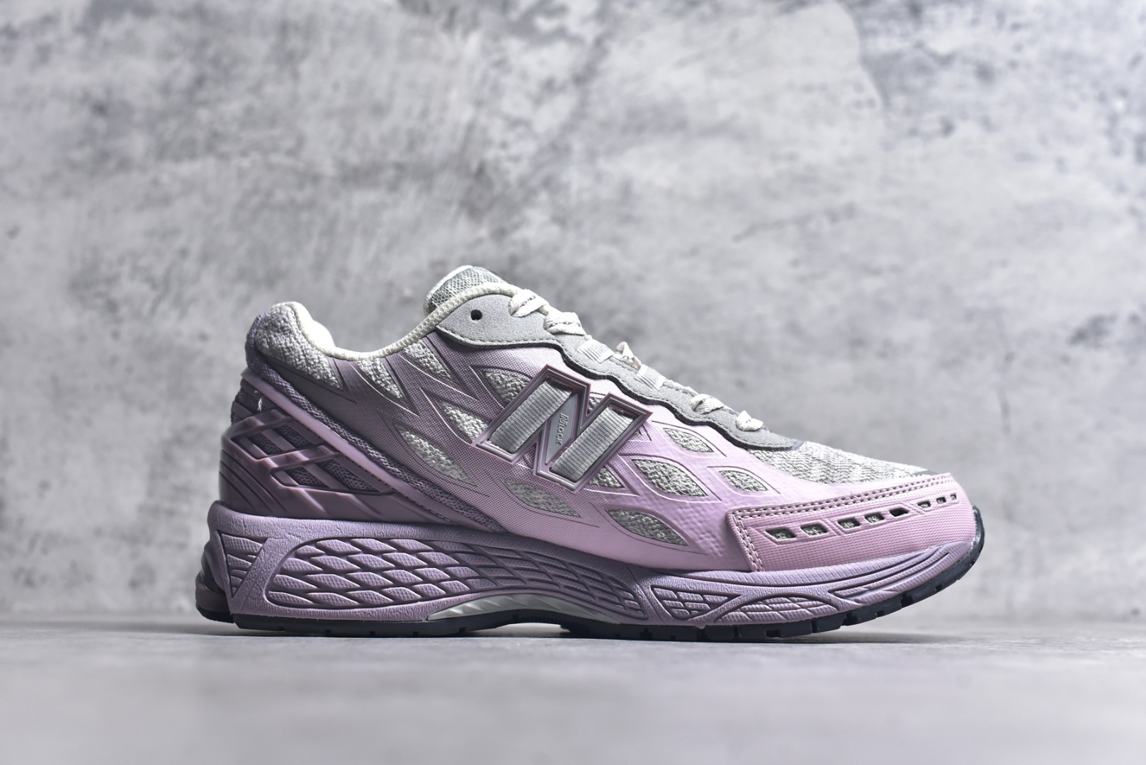 图片[3]-#New Balance 1906系列复古老爹风休闲运动慢跑鞋 U1906WFA #采用轻质牛剖革拼接透气网眼衬垫织物鞋面材质 T-Beam大底提供足步弓支撑，保持步态稳定 后跟搭载外露缓震胶 尺码：36 37 37.5 38 38.5 39 40 40.5 41 42 42.5 43 44 44.5 45 46.5-选品中心