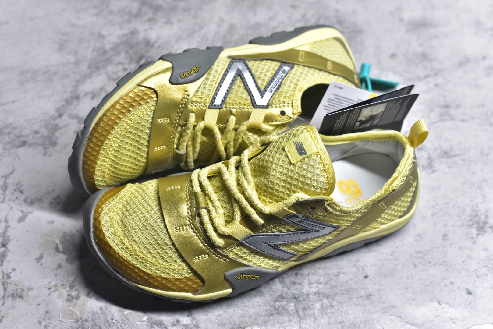 图片[7]-#New Balance MT10系列 薄系扁鞋风赤足生活休闲鞋 MT10OMB #鞋底采用Vibram橡胶大底，赋予卓越的抓地力，适合多种地形穿着。中底采用薄薄的缓冲层，提供舒适的穿着体验。鞋身紧贴脚面，形成良好的包裹性，减少脚在鞋内的移动与摩擦。4毫米的低坡差设计更适合自然的中足落地方式，尽可能贴近地面，让穿着者能够更贴近地面，感受大自然的每一丝呼吸。 尺码：36 37 37.5 38 38.5 39 40 40.5 41 42 42.5 43 44 45-选品中心