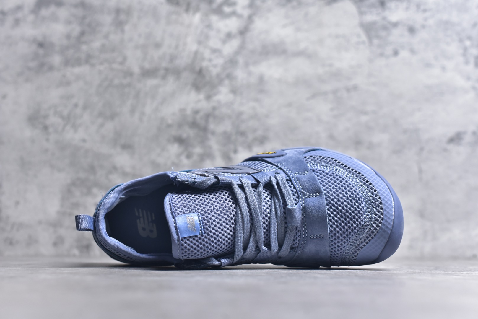 图片[4]-#New Balance MT10系列 薄系扁鞋风赤足生活休闲鞋 MT10OAD #鞋底采用Vibram橡胶大底，赋予卓越的抓地力，适合多种地形穿着。中底采用薄薄的缓冲层，提供舒适的穿着体验。鞋身紧贴脚面，形成良好的包裹性，减少脚在鞋内的移动与摩擦。4毫米的低坡差设计更适合自然的中足落地方式，尽可能贴近地面，让穿着者能够更贴近地面，感受大自然的每一丝呼吸。 尺码：36 37 37.5 38 38.5 39 40 40.5 41 42 42.5 43 44 45-选品中心