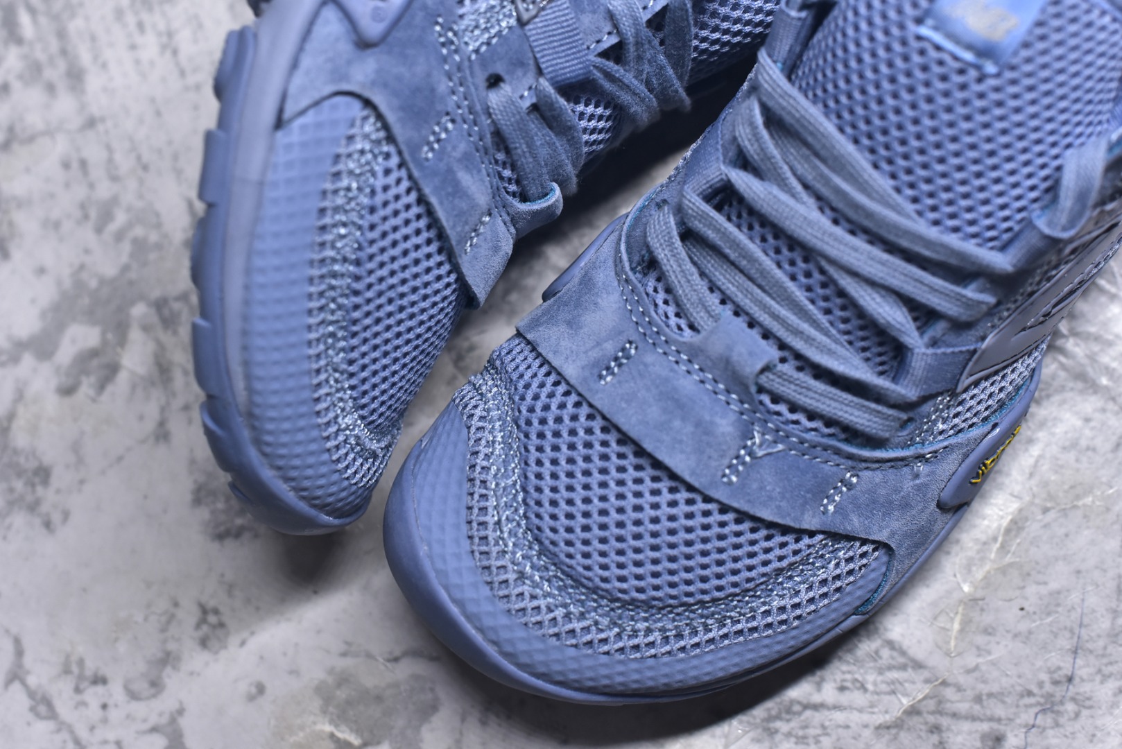 图片[8]-#New Balance MT10系列 薄系扁鞋风赤足生活休闲鞋 MT10OAD #鞋底采用Vibram橡胶大底，赋予卓越的抓地力，适合多种地形穿着。中底采用薄薄的缓冲层，提供舒适的穿着体验。鞋身紧贴脚面，形成良好的包裹性，减少脚在鞋内的移动与摩擦。4毫米的低坡差设计更适合自然的中足落地方式，尽可能贴近地面，让穿着者能够更贴近地面，感受大自然的每一丝呼吸。 尺码：36 37 37.5 38 38.5 39 40 40.5 41 42 42.5 43 44 45-选品中心