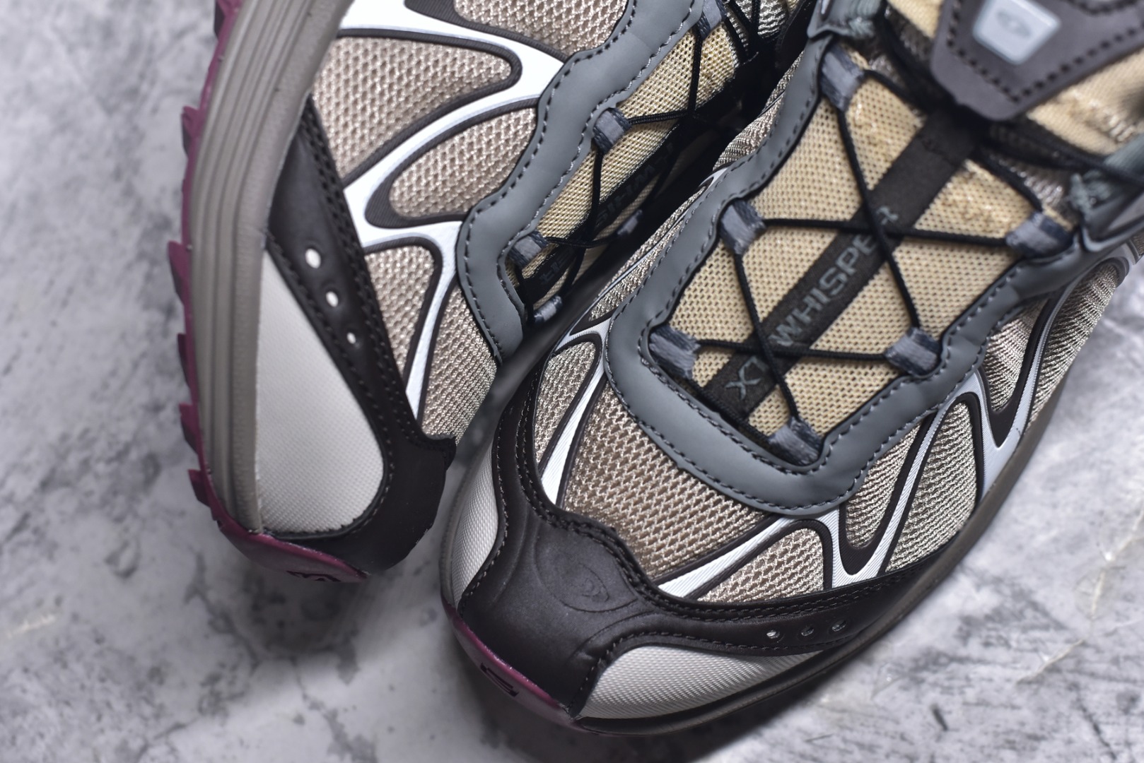 图片[8]-#SALOMON萨洛蒙 XT-WHISPER 时尚 舒适減震防滑耐磨 低帮跑步鞋 鞋面采用SENSIFIT贴合技术 全方位贴合包裹脚型 鞋跟部鞋底牵引设计 提供强大的抓地性能 更适应野外崎岖不平的道路 其3D ADVANCED CHASSIS底盘 材料轻量大化 钉齿设计更具稳定性、防护性 鞋底易磨损区运用CONTAGRIP高耐磨材料 应对城市硬质路面长距离跑考验 货号：477618-29 尺码：36 36.5 37.5 38 38.5 39 40 40.5 41 42 42.5 43 44 45-选品中心