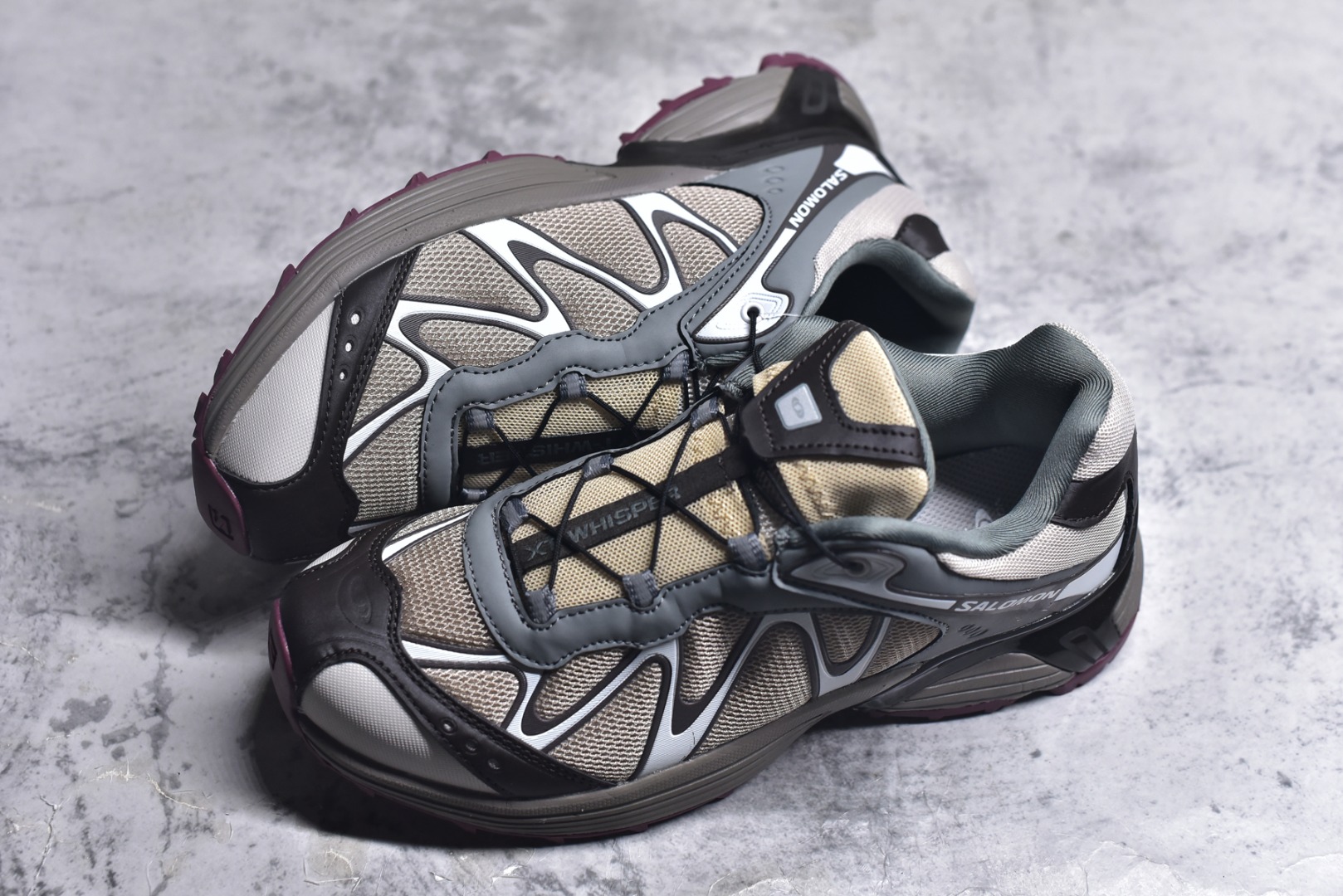 图片[7]-#SALOMON萨洛蒙 XT-WHISPER 时尚 舒适減震防滑耐磨 低帮跑步鞋 鞋面采用SENSIFIT贴合技术 全方位贴合包裹脚型 鞋跟部鞋底牵引设计 提供强大的抓地性能 更适应野外崎岖不平的道路 其3D ADVANCED CHASSIS底盘 材料轻量大化 钉齿设计更具稳定性、防护性 鞋底易磨损区运用CONTAGRIP高耐磨材料 应对城市硬质路面长距离跑考验 货号：477618-29 尺码：36 36.5 37.5 38 38.5 39 40 40.5 41 42 42.5 43 44 45-选品中心