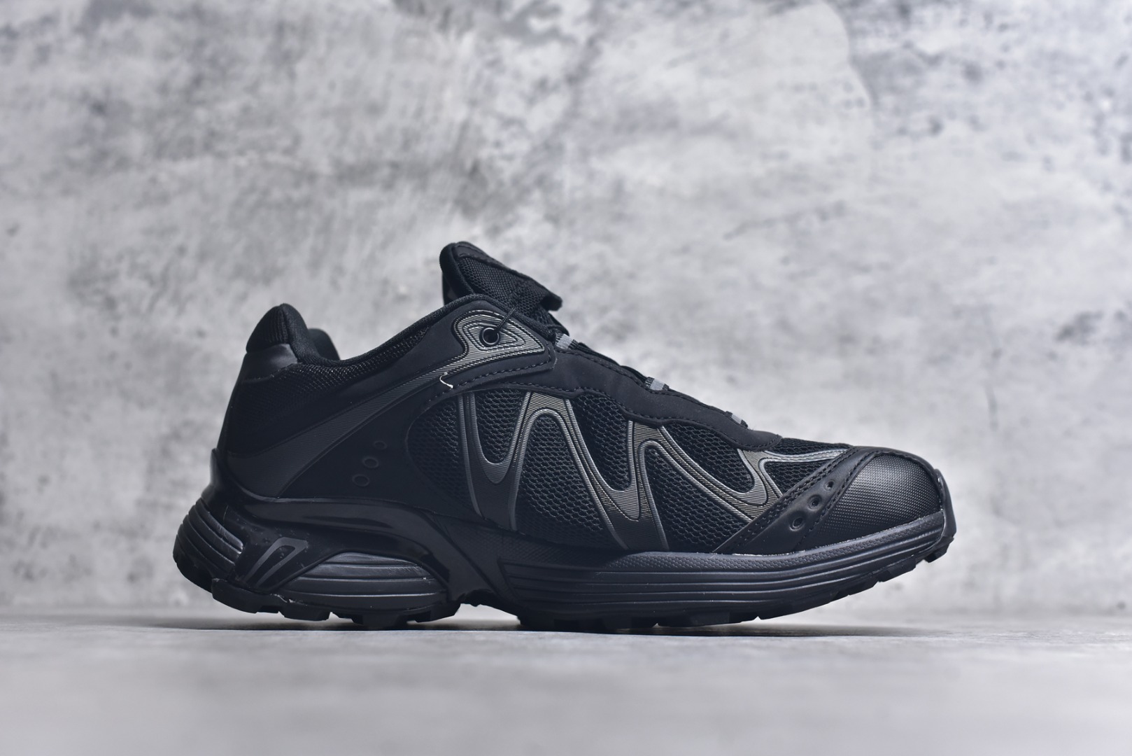 图片[3]-#SALOMON萨洛蒙 XT-WHISPER 时尚 舒适減震防滑耐磨 低帮跑步鞋 鞋面采用SENSIFIT贴合技术 全方位贴合包裹脚型 鞋跟部鞋底牵引设计 提供强大的抓地性能 更适应野外崎岖不平的道路 其3D ADVANCED CHASSIS底盘 材料轻量大化 钉齿设计更具稳定性、防护性 鞋底易磨损区运用CONTAGRIP高耐磨材料 应对城市硬质路面长距离跑考验 货号：477620-28 尺码：36 36.5 37.5 38 38.5 39 40 40.5 41 42 42.5 43 44 45-选品中心