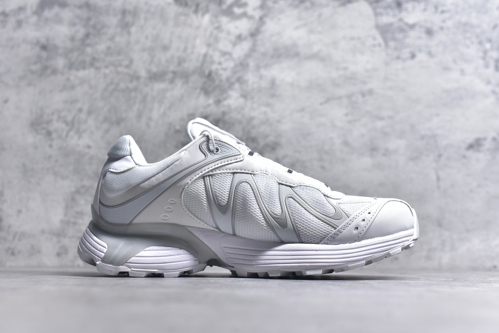 图片[3]-#SALOMON萨洛蒙 XT-WHISPER 时尚 舒适減震防滑耐磨 低帮跑步鞋 鞋面采用SENSIFIT贴合技术 全方位贴合包裹脚型 鞋跟部鞋底牵引设计 提供强大的抓地性能 更适应野外崎岖不平的道路 其3D ADVANCED CHASSIS底盘 材料轻量大化 钉齿设计更具稳定性、防护性 鞋底易磨损区运用CONTAGRIP高耐磨材料 应对城市硬质路面长距离跑考验 货号：477619-28 尺码：36 36.5 37.5 38 38.5 39 40 40.5 41 42 42.5 43 44 45-选品中心