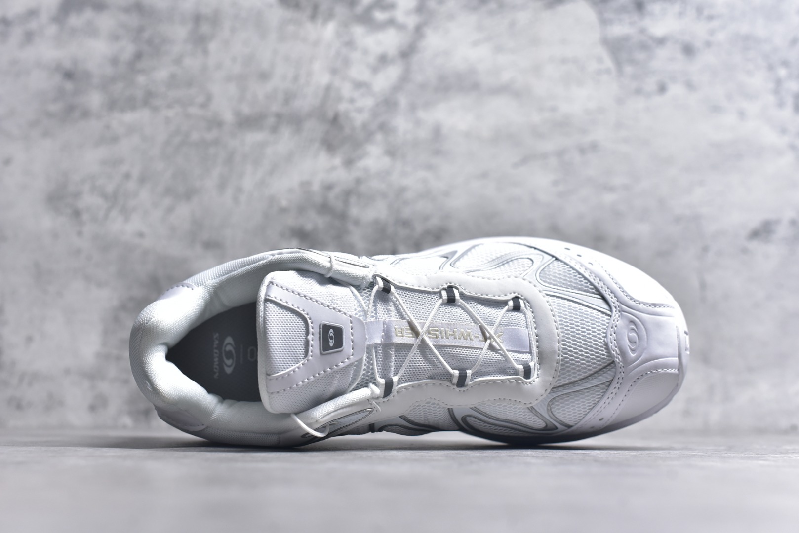 图片[4]-#SALOMON萨洛蒙 XT-WHISPER 时尚 舒适減震防滑耐磨 低帮跑步鞋 鞋面采用SENSIFIT贴合技术 全方位贴合包裹脚型 鞋跟部鞋底牵引设计 提供强大的抓地性能 更适应野外崎岖不平的道路 其3D ADVANCED CHASSIS底盘 材料轻量大化 钉齿设计更具稳定性、防护性 鞋底易磨损区运用CONTAGRIP高耐磨材料 应对城市硬质路面长距离跑考验 货号：477619-28 尺码：36 36.5 37.5 38 38.5 39 40 40.5 41 42 42.5 43 44 45-选品中心