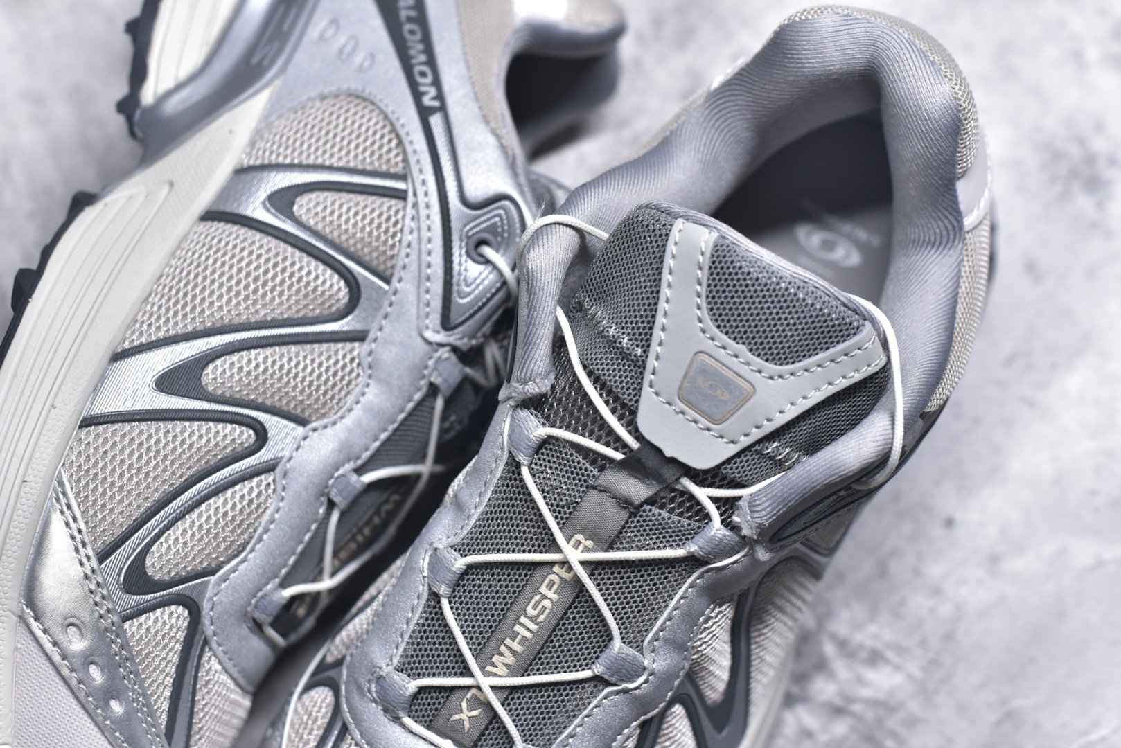 图片[9]-#SALOMON萨洛蒙 XT-WHISPER 时尚 舒适減震防滑耐磨 低帮跑步鞋 鞋面采用SENSIFIT贴合技术 全方位贴合包裹脚型 鞋跟部鞋底牵引设计 提供强大的抓地性能 更适应野外崎岖不平的道路 其3D ADVANCED CHASSIS底盘 材料轻量大化 钉齿设计更具稳定性、防护性 鞋底易磨损区运用CONTAGRIP高耐磨材料 应对城市硬质路面长距离跑考验 货号：478014-26 尺码：36 36.5 37.5 38 38.5 39 40 40.5 41 42 42.5 43 44 45-选品中心