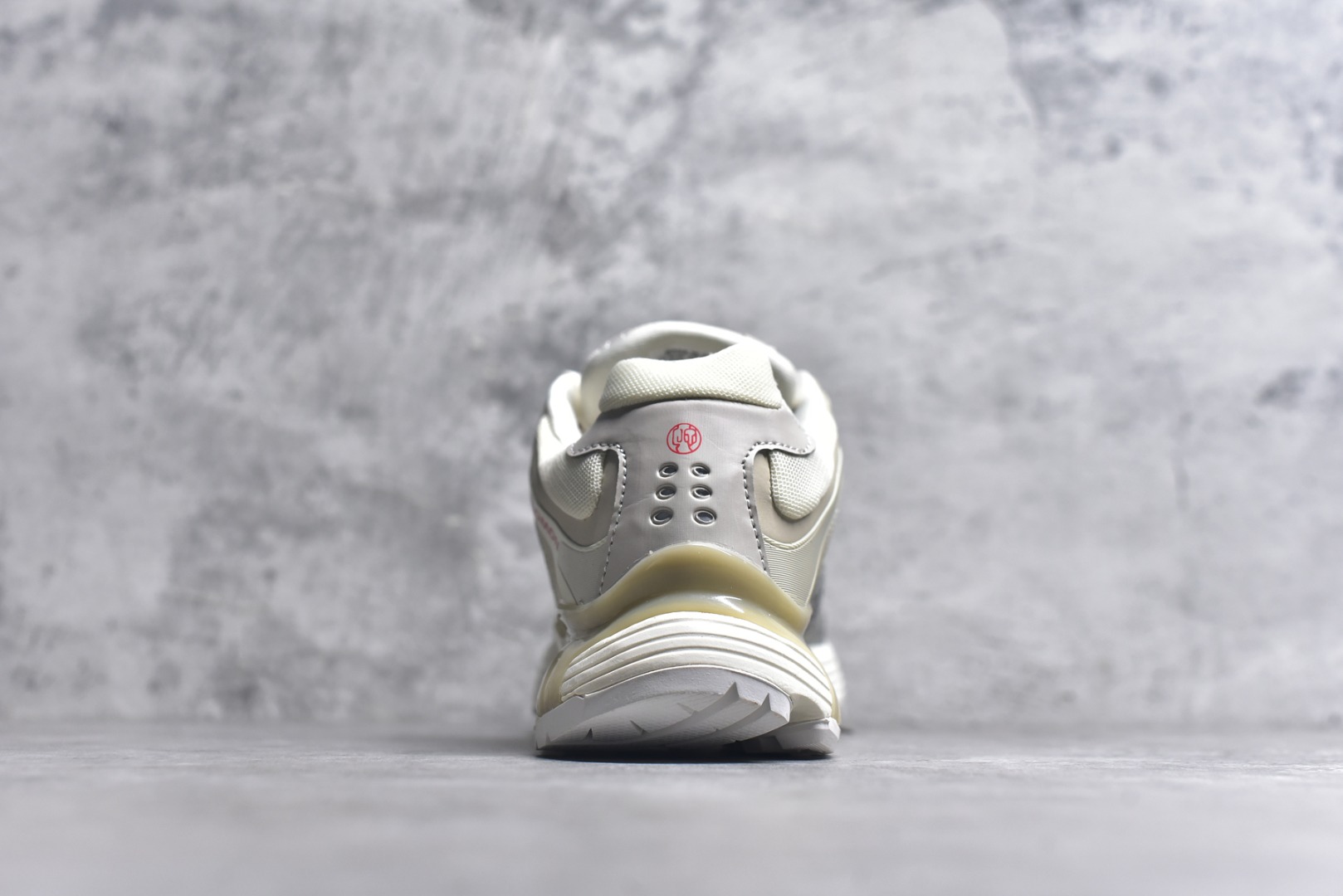 图片[5]-#SALOMON萨洛蒙 XT-WHISPER 时尚 舒适減震防滑耐磨 低帮跑步鞋 鞋面采用SENSIFIT贴合技术 全方位贴合包裹脚型 鞋跟部鞋底牵引设计 提供强大的抓地性能 更适应野外崎岖不平的道路 其3D ADVANCED CHASSIS底盘 材料轻量大化 钉齿设计更具稳定性、防护性 鞋底易磨损区运用CONTAGRIP高耐磨材料 应对城市硬质路面长距离跑考验 货号：478479-20 尺码：36 36.5 37.5 38 38.5 39 40 40.5 41 42 42.5 43 44 45-选品中心
