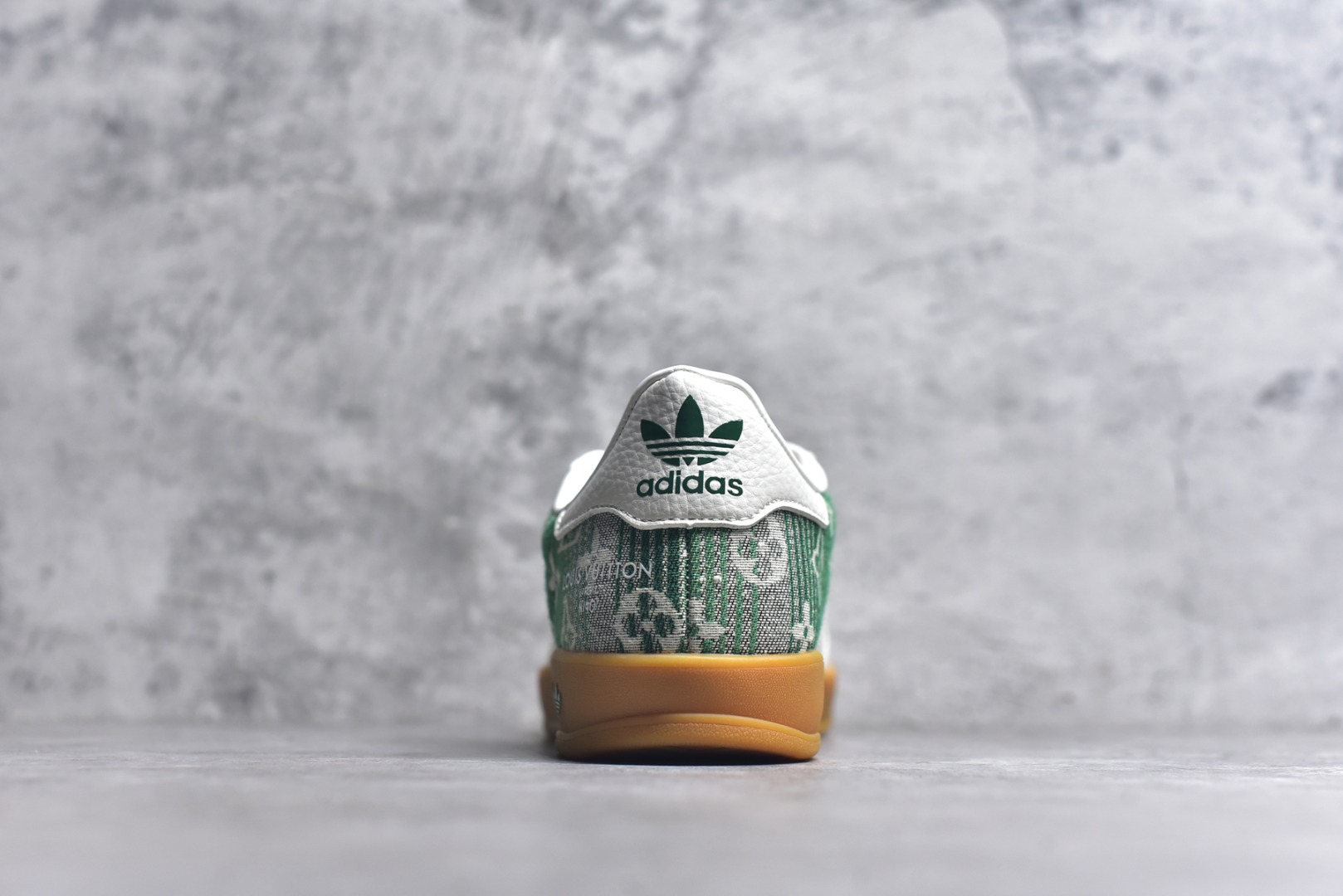 图片[5]-#adidas 德训鞋 “LV联名-绿灰牛仔”高端定制 大厂纯原品质出货 超高清洁度 细节完美 舒适百搭 低帮休闲板鞋 男女同款 货号：SC9207-733 尺码：36 36.5 37.5 38 38.5 39 40 40.5 41 42 42.5 43 44 44.5 45-选品中心