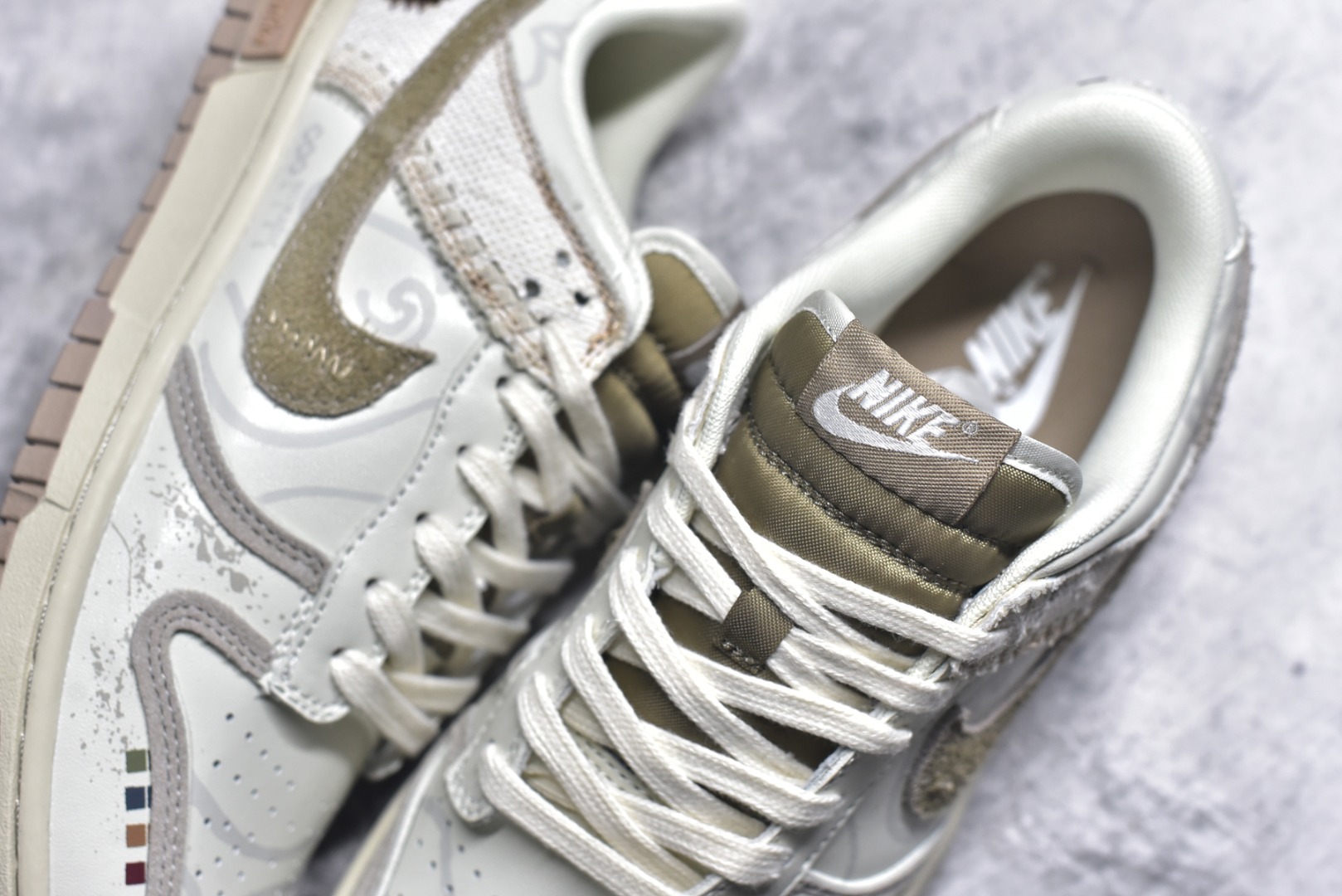 图片[9]-#Nike Dunk Low 熊猫恶作剧 山影漫步 月语山系 低帮休闲板鞋 HQ1175-240 #配色整体围绕熊猫恶作剧山影漫步主题设计，鞋身整体采用专属颜料重新喷涂。特殊原创设计图标涂鸦装饰，添加潮流元素效果喷涂点缀。 尺码：35.5 36 36.5 37.5 38 38.5 39 40 40.5 41 42 42.5 43 44 44.5 45 46 9.E5-选品中心