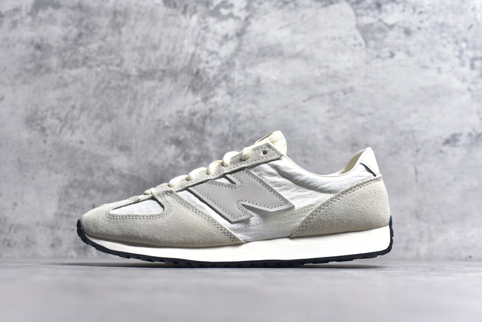 #New Balance U471AJ NB新百伦织物牛剖层革春夏薄底鞋防滑耐磨平衡轻便低帮生活休闲鞋 原档数据独立私模大底 唯一正确三层组合大底 特高弹切片加持 百分百还原原鞋脚感 NB市场最强产物 防伪原标全套原楦原纸板原厂数据开发 全鞋电脑针车加持 原厂网布 原装进口头层翻毛皮料正确绒感卡色 正确中底拉帮中底网布细节 匠心打造 耗时两个月开发完成 工艺极其复杂难度可想而知 高端零售专供产物 尺码：36 37 37.5 38 38.5 39.5 40 40.5 41.5 42 42.5 43 44 44.5 45 45.5 46.5 47-选品中心
