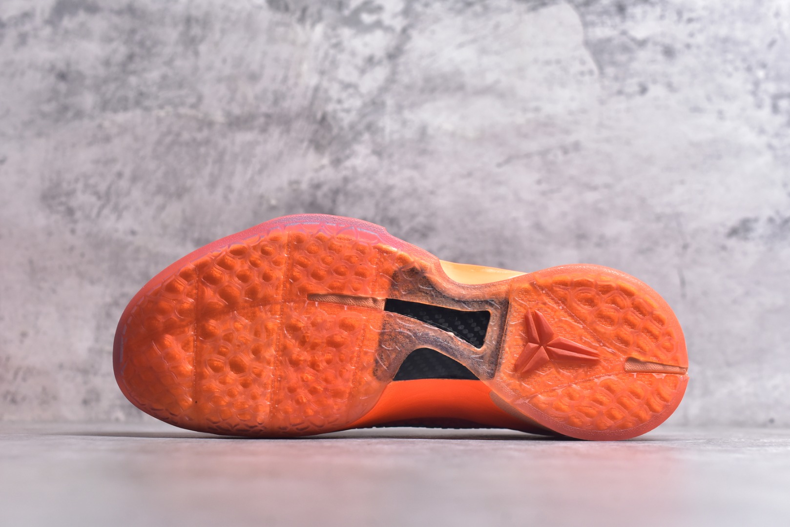 图片[6]-#NK Zoom Kobe 6 Protro 科比六代 橙银色 IH1871-800 纯原海外版气垫品质吊打各路纯原 气压➕耐久双重保障 前掌ZOOM TURBO➕后掌马蹄Zoom 后掌澎湃脚感无出其右 全套冲刀改版 鞋型还原度95% 宽脚选手必入货品 鞋头2.5mm上翘空间 不挤脚 完美释放脚趾活动空间 正码正拍 脚型适配性 市场最强没有之一 鞋面工艺全新升级 100%对标正品 原厂聚氨酯蛇鳞 珠光密度同步正品 Swoosh喷漆工艺 还原度接近100% 全新后跟TPU模具 正确S型弧度 区分市场纯原（市场纯原采用公版模具 后跟TPU几乎无弧度）国产天花板橡胶配方 抓地力爆炸 海外口碑炸裂 鞋舌LOGO正确内嵌压印 原厂碳板 正确原盒 厚积薄发 王者归来 拒绝杀猪 拒绝套路 灭世纯原海外版科比系列 致力打造实战第一标杆 尺码：39-47.5 全新模具 正码正拍-选品中心