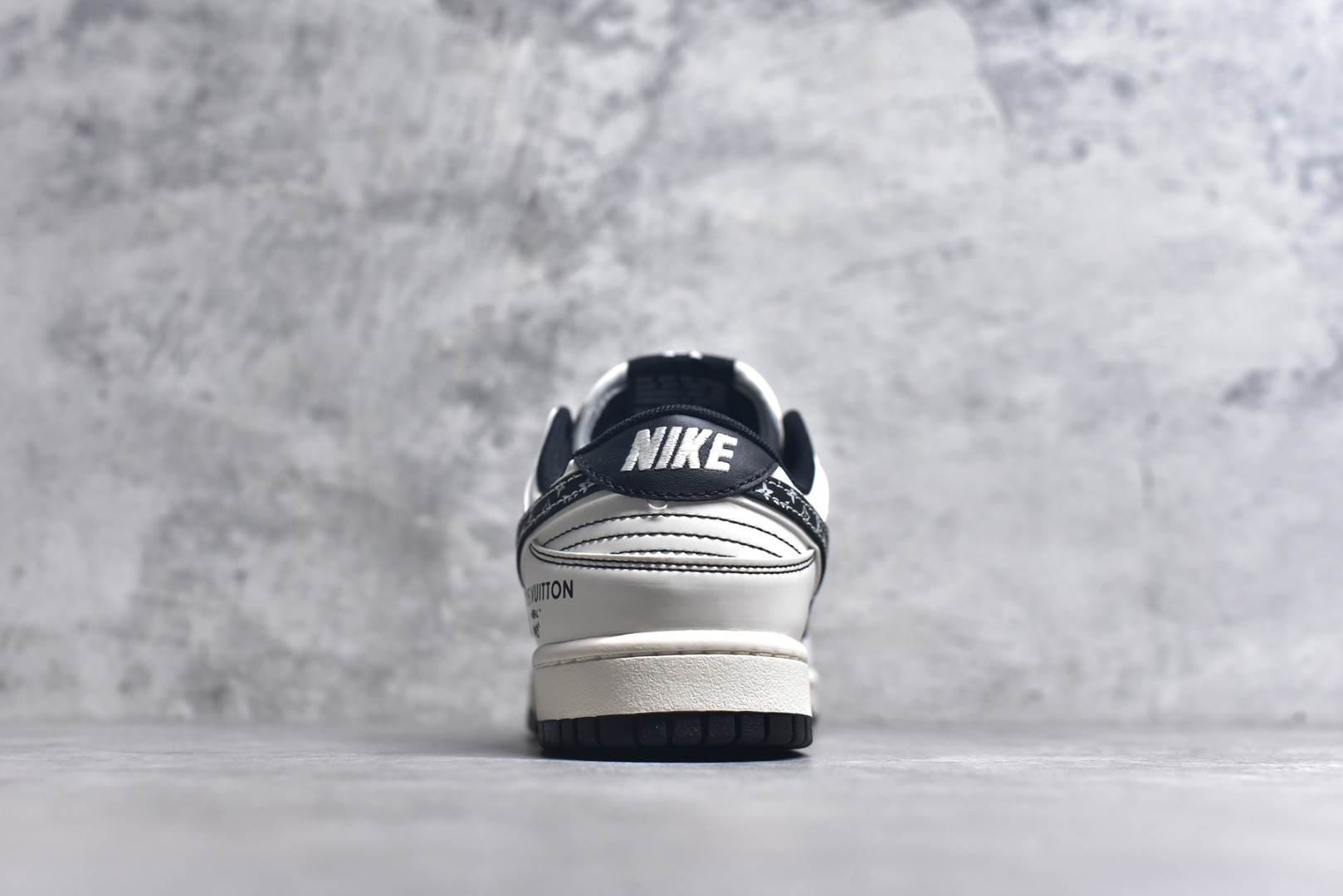 图片[5]-#Nike SB Dunk Low LV联名 黑勾印花 周年高端定制 低帮休闲板鞋 YX5066-365 #定制鞋盒 大厂纯原品质出货 超高清洁度 皮料切割干净无任何毛边 细节完美 尺码：36 36.5 37.5 38 38.5 39 40 40.5 41 42 42.5 43 44 44.5 45 9.E5-选品中心