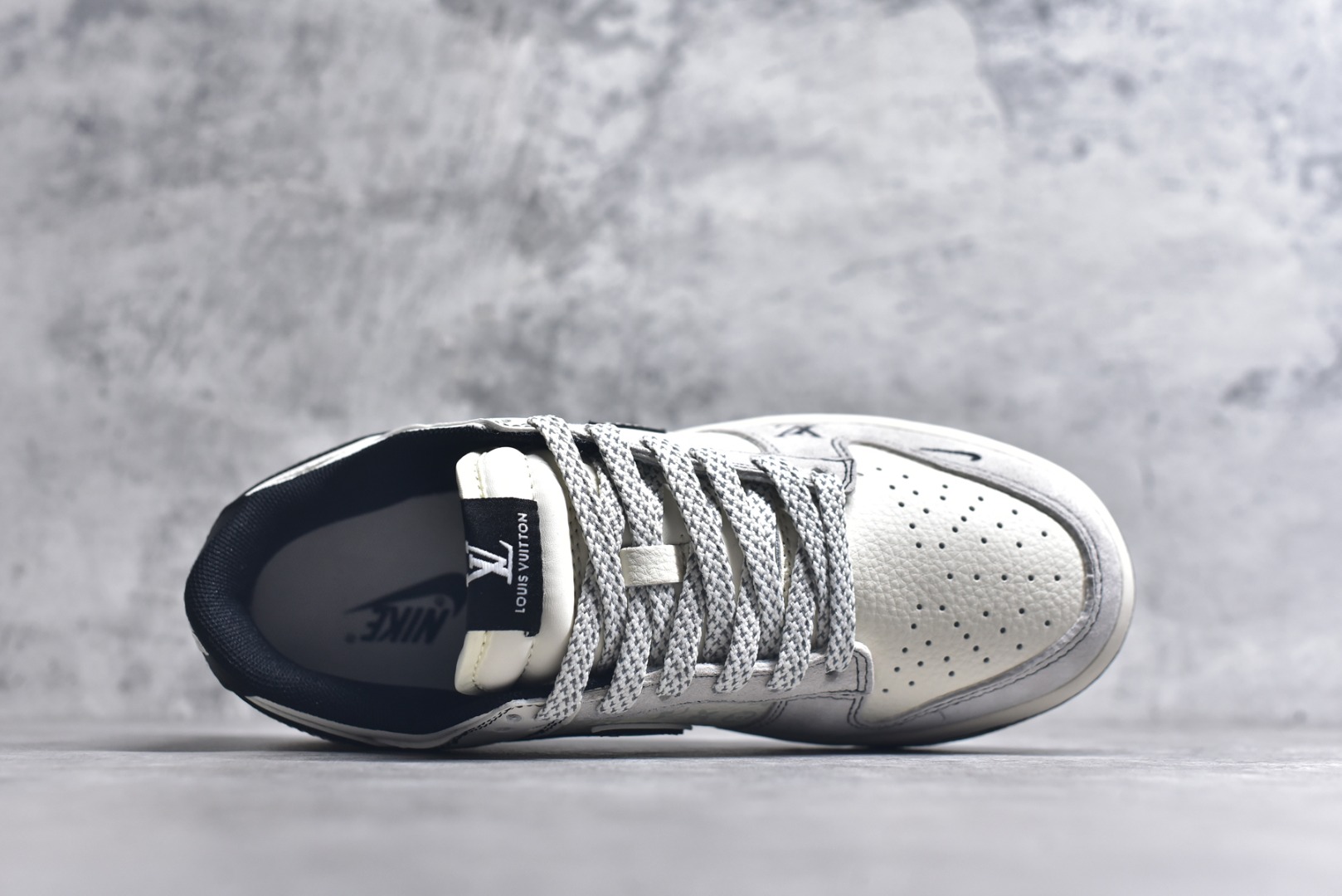 图片[4]-#Nike SB Dunk Low LV联名 黑勾印花 周年高端定制 低帮休闲板鞋 YX5066-365 #定制鞋盒 大厂纯原品质出货 超高清洁度 皮料切割干净无任何毛边 细节完美 尺码：36 36.5 37.5 38 38.5 39 40 40.5 41 42 42.5 43 44 44.5 45 9.E5-选品中心