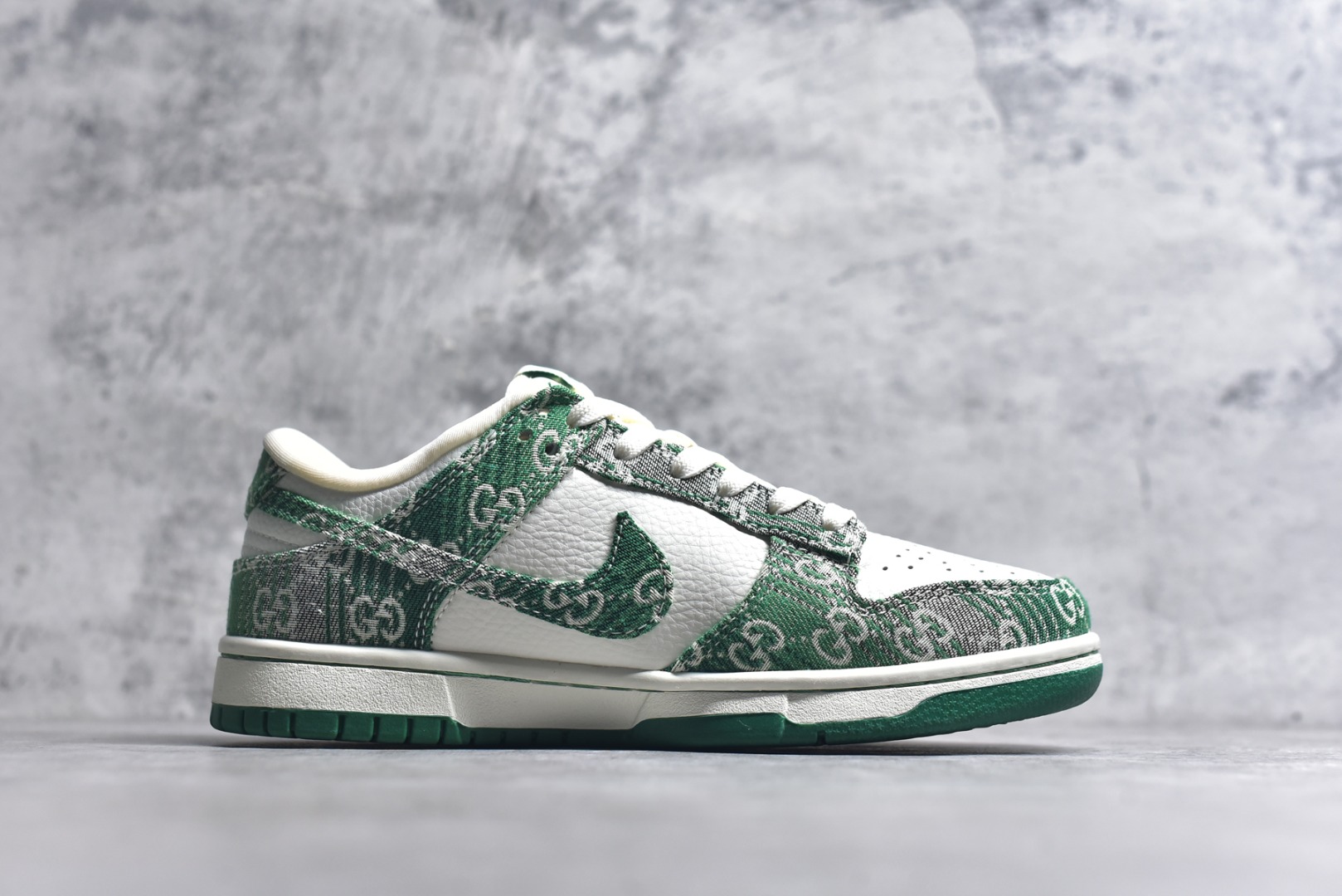 图片[3]-#Nike SB Dunk Low 古驰联名 灰绿牛仔 周年高端定制 低帮休闲板鞋 SC9207-420 #定制鞋盒 大厂纯原品质出货 超高清洁度 皮料切割干净无任何毛边 细节完美 尺码：36 36.5 37.5 38 38.5 39 40 40.5 41 42 42.5 43 44 44.5 45 9.E5-选品中心