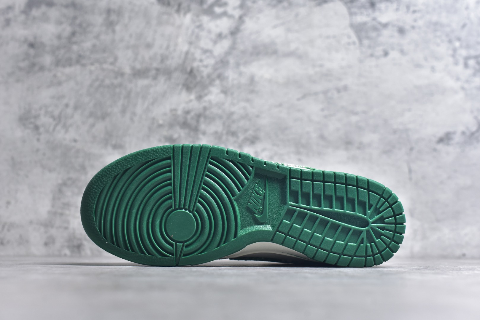 图片[6]-#Nike SB Dunk Low 古驰联名 灰绿牛仔 周年高端定制 低帮休闲板鞋 SC9207-420 #定制鞋盒 大厂纯原品质出货 超高清洁度 皮料切割干净无任何毛边 细节完美 尺码：36 36.5 37.5 38 38.5 39 40 40.5 41 42 42.5 43 44 44.5 45 9.E5-选品中心