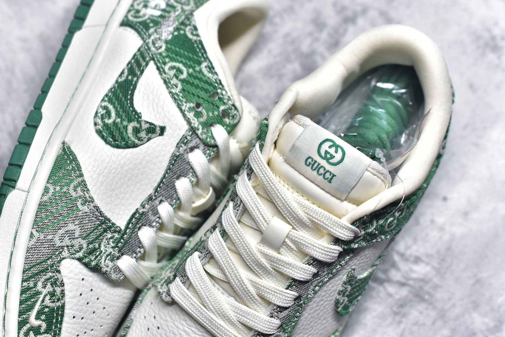 图片[9]-#Nike SB Dunk Low 古驰联名 灰绿牛仔 周年高端定制 低帮休闲板鞋 SC9207-420 #定制鞋盒 大厂纯原品质出货 超高清洁度 皮料切割干净无任何毛边 细节完美 尺码：36 36.5 37.5 38 38.5 39 40 40.5 41 42 42.5 43 44 44.5 45 9.E5-选品中心