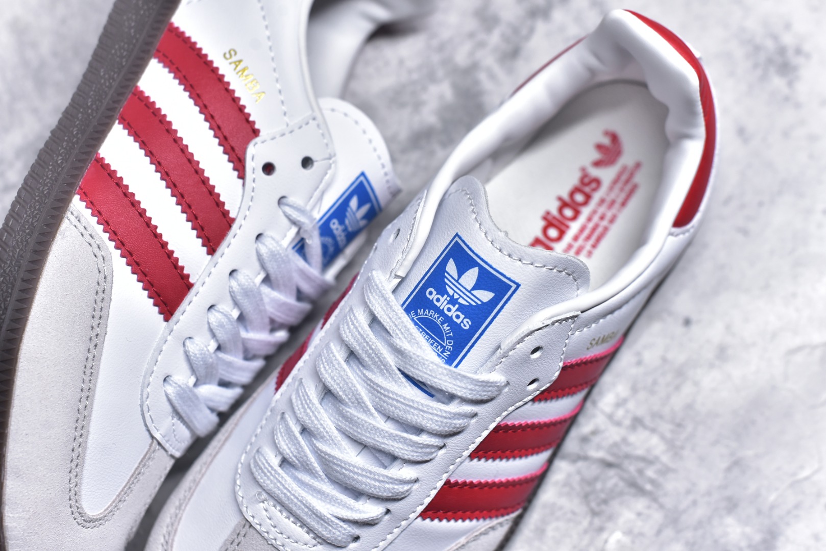 图片[9]-#AD Original Gazelle Indoor Trainers 瞪羚室内鞋系列低帮复古百搭休闲运动德训风板鞋 IG1025 高端零售特供批次 原厂定制长毛翻毛皮组合环保纤维革鞋面材质 内置环保海玻璃鞋垫 外置RB橡胶大底 产品品控稳定性领先行业 原厂全套原楦原纸板冲刀磨具开发 原厂皮料加持 原厂港宝加持定型后跟R度完美 将复古进行到底 简约流畅 三十年不变经典 这款Gazelle运动鞋 无论面料、配色、质感或设计 都只在重现其1991年原款的经典 皮革鞋面 撞色三条纹和鞋跟标的设计 力求呈现90年代的经典复古风潮 Samba火热的同时 也带动了其它的复古鞋型 Gazelle便是其中一只 Gazelle Indoor拥有包边更宽的T字型鞋头 更好的保护运动员的前掌 浓浓的复古氛围感 非常适合现在流行的Cleanfit风格 尺码：36-45-选品中心