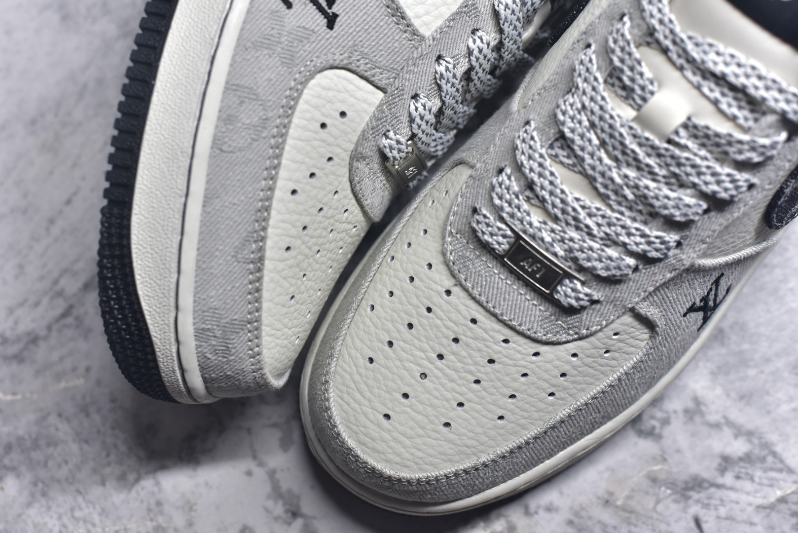 图片[8]-#Nike Air Force 1\’07 Low LV联名 拼接牛仔 空军一号低帮休闲板鞋 SC0601-550 #原楦头原纸板 原装鞋盒 定制五金配件 内置全掌气垫 原厂鞋底 尺码：36 36.5 37.5 38 38.5 39 40 40.5 41 42 42.5 43 44 44.5 45 9.D4-选品中心