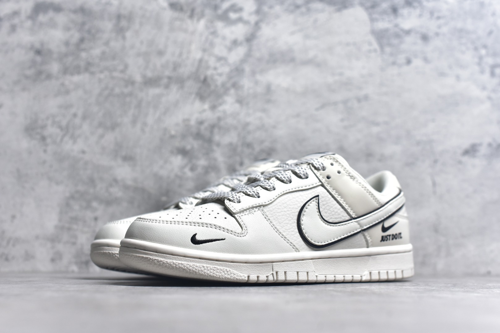 图片[2]-#SB Dunk Low \”Just Do it\” 周年高端定制 低帮休闲板鞋 CS1688-110 #定制鞋盒 大厂纯原品质出货 超高清洁度 皮料切割干净无任何毛边 细节完美 尺码：36 36.5 37.5 38 38.5 39 40 40.5 41 42 42.5 43 44 44.5 45 9.E5-选品中心