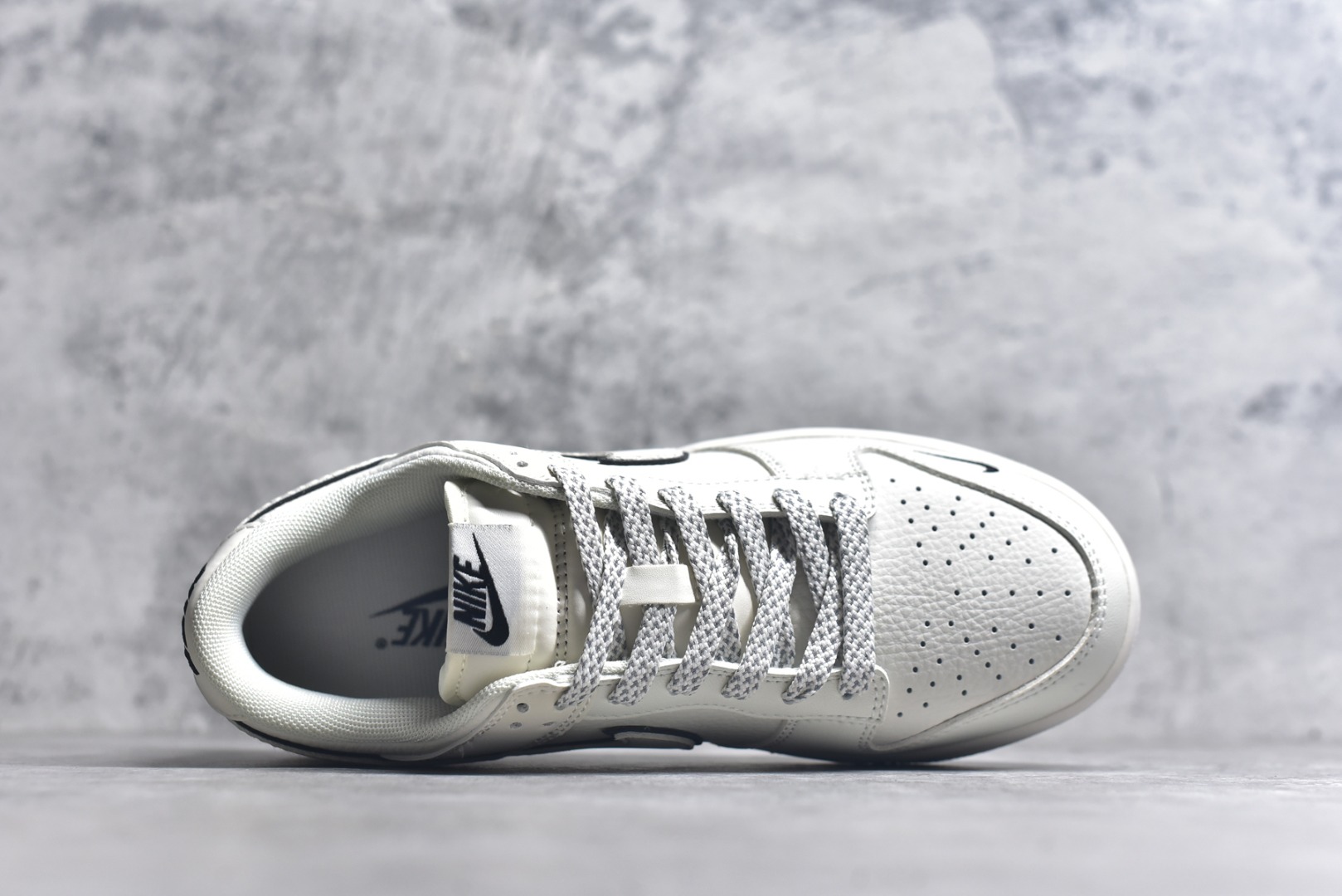 图片[4]-#SB Dunk Low \”Just Do it\” 周年高端定制 低帮休闲板鞋 CS1688-110 #定制鞋盒 大厂纯原品质出货 超高清洁度 皮料切割干净无任何毛边 细节完美 尺码：36 36.5 37.5 38 38.5 39 40 40.5 41 42 42.5 43 44 44.5 45 9.E5-选品中心