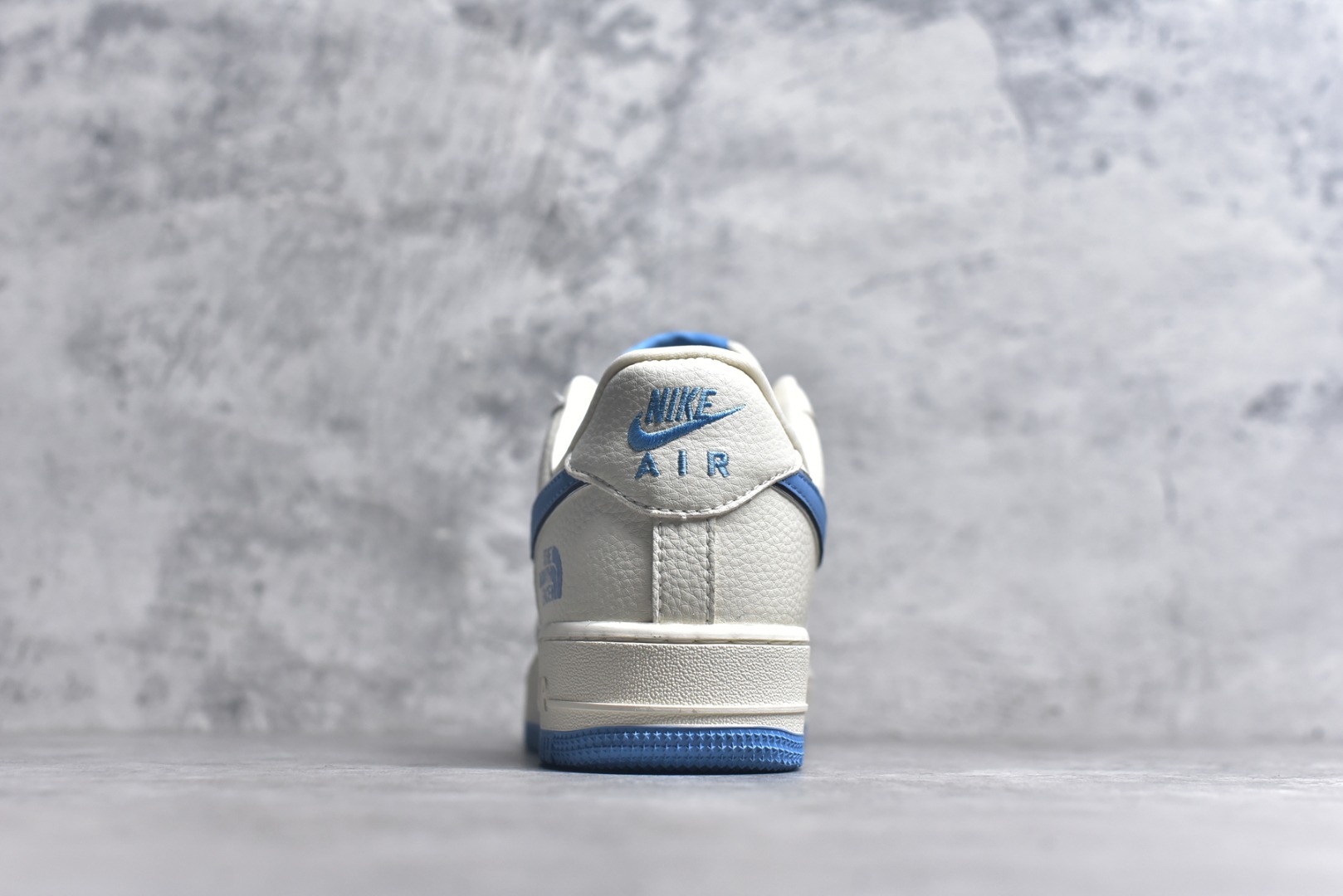 图片[5]-#Nike Air Force 1\’07 Low 北面联名 雪山米蓝 空军一号低帮休闲板鞋 KJ1688-003 #原楦头原纸板 原装鞋盒 定制五金配件 内置全掌气垫 原厂鞋底 尺码：36 36.5 37.5 38 38.5 39 40 40.5 41 42 42.5 43 44 44.5 45 9.D4-选品中心