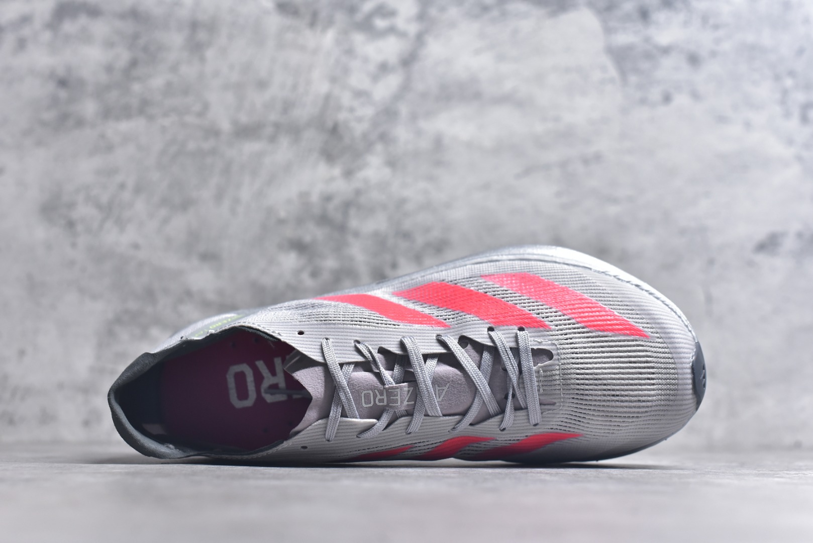 图片[4]-#Adidas Adizero Takumi Sen 10 M耐磨减震专业跑步鞋 男款 北京马拉松40周年限定。冲向目标，一路向前，不断挑战和突破自我。无论是平时训练还是马拉松，让这款adidas跑步鞋伴你畅快开跑。兼具舒适性和结构感，搭载Lightstrike科技，为步伐注入活力。 货号：IG1979 尺码：36 36.5 37.5 38 38.5 39 40 40.5 41 42 42.5 43 44 45-选品中心