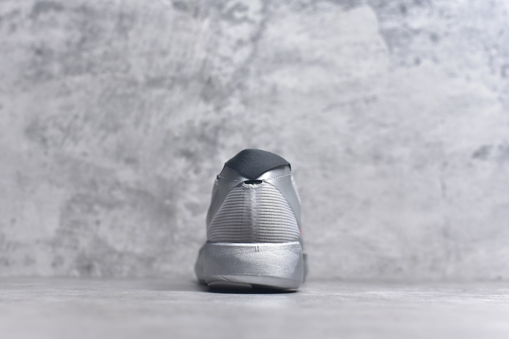 图片[5]-#Adidas Adizero Takumi Sen 10 M耐磨减震专业跑步鞋 男款 北京马拉松40周年限定。冲向目标，一路向前，不断挑战和突破自我。无论是平时训练还是马拉松，让这款adidas跑步鞋伴你畅快开跑。兼具舒适性和结构感，搭载Lightstrike科技，为步伐注入活力。 货号：IG1979 尺码：36 36.5 37.5 38 38.5 39 40 40.5 41 42 42.5 43 44 45-选品中心