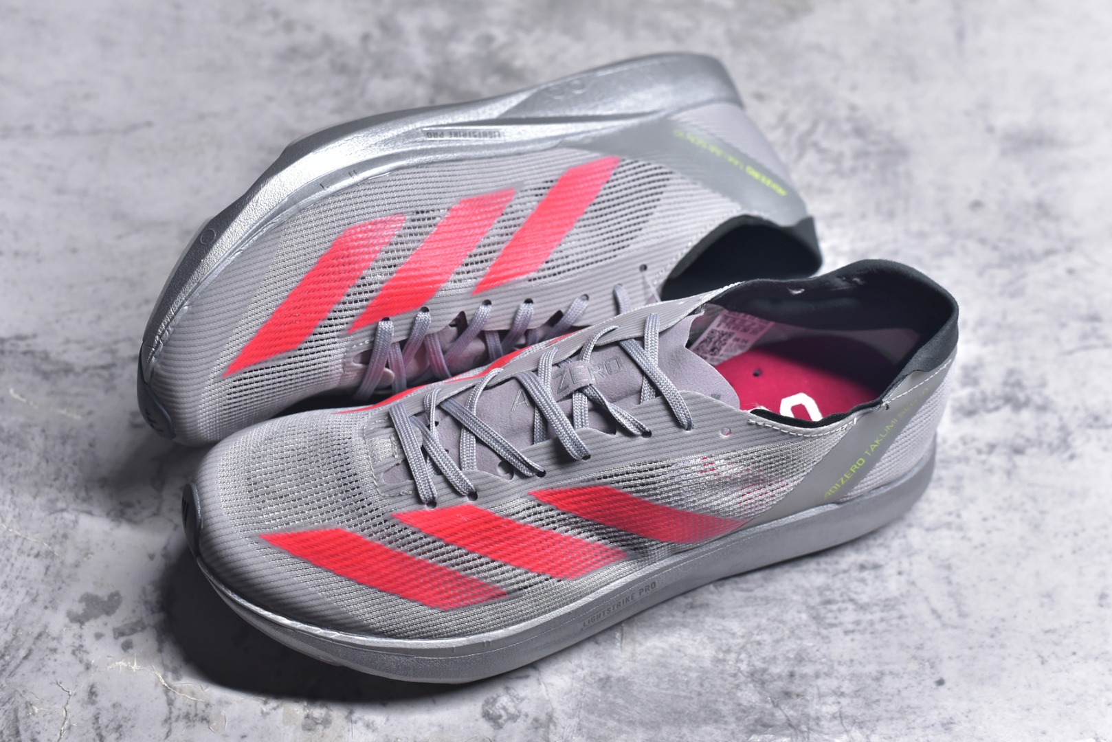 图片[7]-#Adidas Adizero Takumi Sen 10 M耐磨减震专业跑步鞋 男款 北京马拉松40周年限定。冲向目标，一路向前，不断挑战和突破自我。无论是平时训练还是马拉松，让这款adidas跑步鞋伴你畅快开跑。兼具舒适性和结构感，搭载Lightstrike科技，为步伐注入活力。 货号：IG1979 尺码：36 36.5 37.5 38 38.5 39 40 40.5 41 42 42.5 43 44 45-选品中心