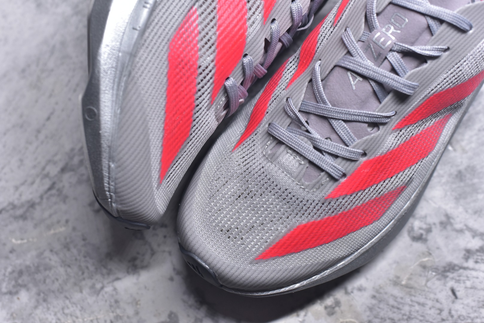 图片[8]-#Adidas Adizero Takumi Sen 10 M耐磨减震专业跑步鞋 男款 北京马拉松40周年限定。冲向目标，一路向前，不断挑战和突破自我。无论是平时训练还是马拉松，让这款adidas跑步鞋伴你畅快开跑。兼具舒适性和结构感，搭载Lightstrike科技，为步伐注入活力。 货号：IG1979 尺码：36 36.5 37.5 38 38.5 39 40 40.5 41 42 42.5 43 44 45-选品中心