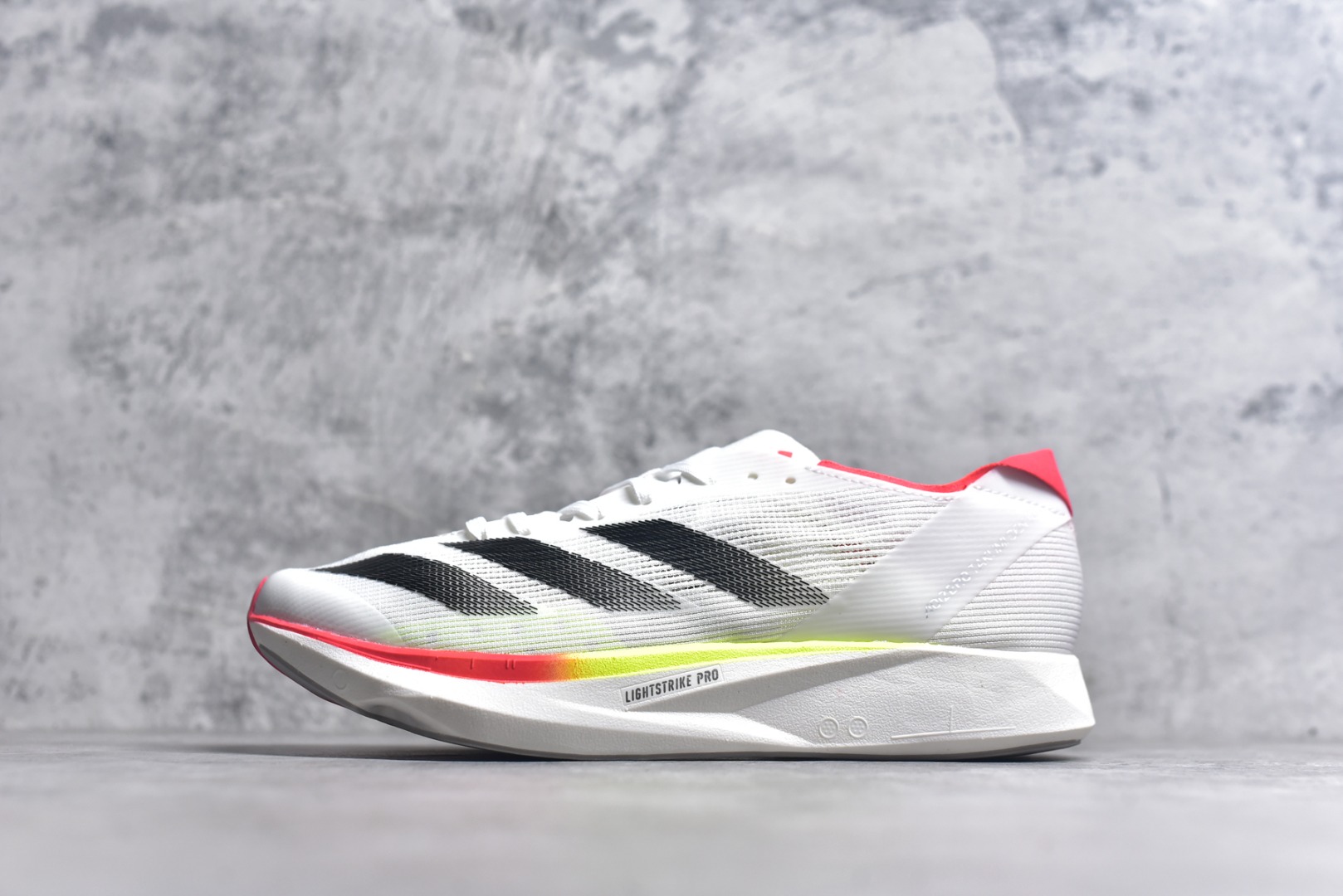 #Adidas Adizero Takumi Sen 10 M耐磨减震专业跑步鞋 男款 北京马拉松40周年限定。冲向目标，一路向前，不断挑战和突破自我。无论是平时训练还是马拉松，让这款adidas跑步鞋伴你畅快开跑。兼具舒适性和结构感，搭载Lightstrike科技，为步伐注入活力。 货号：IH5712 尺码：36 36.5 37.5 38 38.5 39 40 40.5 41 42 42.5 43 44 45-选品中心