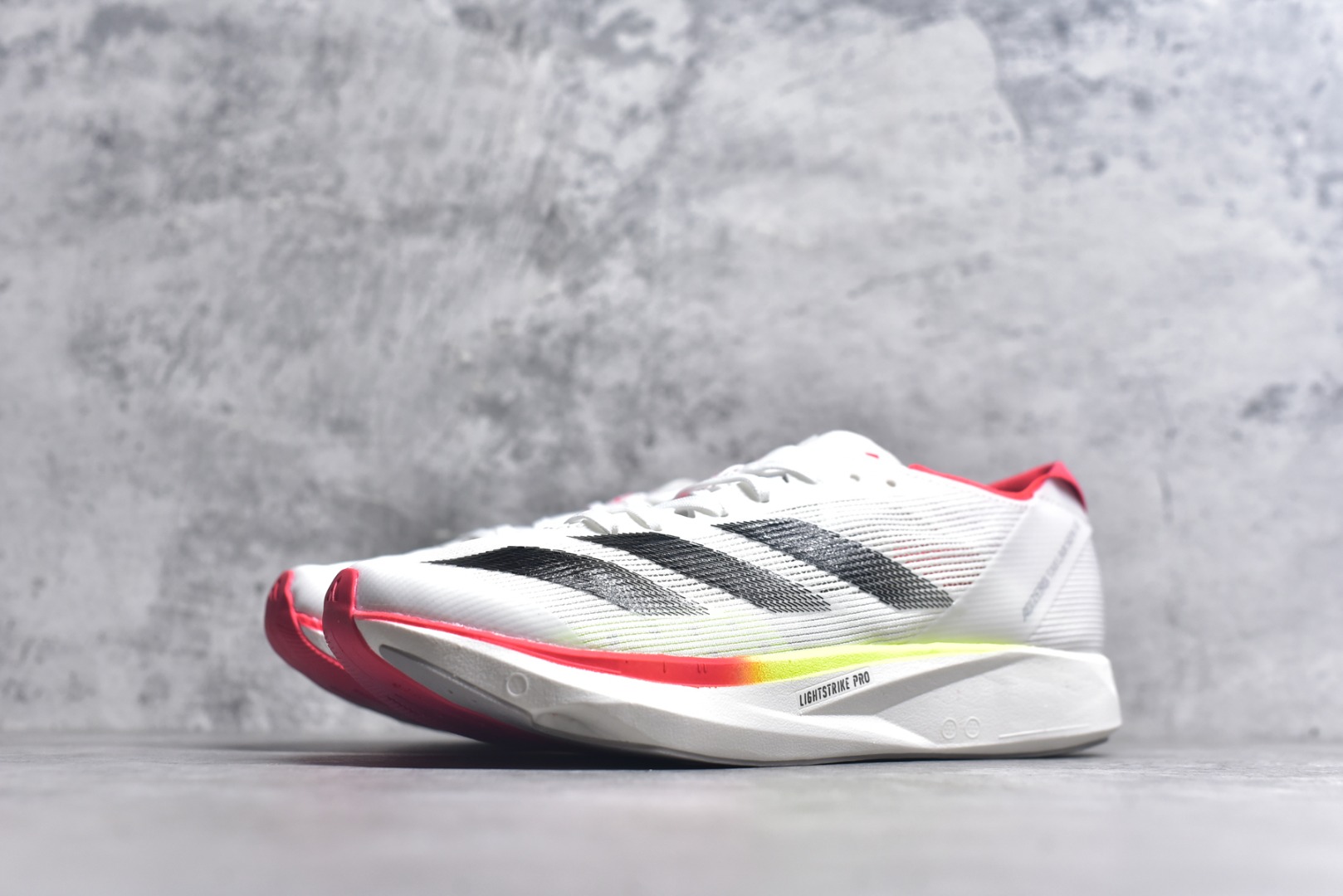 图片[2]-#Adidas Adizero Takumi Sen 10 M耐磨减震专业跑步鞋 男款 北京马拉松40周年限定。冲向目标，一路向前，不断挑战和突破自我。无论是平时训练还是马拉松，让这款adidas跑步鞋伴你畅快开跑。兼具舒适性和结构感，搭载Lightstrike科技，为步伐注入活力。 货号：IH5712 尺码：36 36.5 37.5 38 38.5 39 40 40.5 41 42 42.5 43 44 45-选品中心