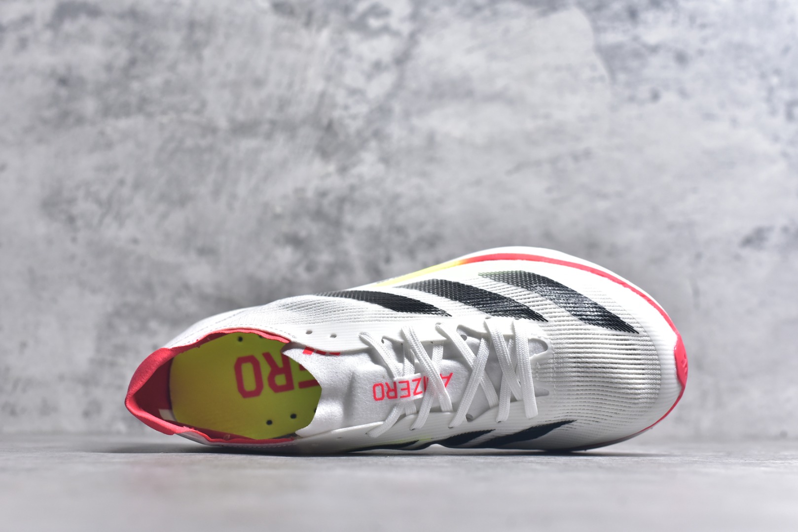 图片[4]-#Adidas Adizero Takumi Sen 10 M耐磨减震专业跑步鞋 男款 北京马拉松40周年限定。冲向目标，一路向前，不断挑战和突破自我。无论是平时训练还是马拉松，让这款adidas跑步鞋伴你畅快开跑。兼具舒适性和结构感，搭载Lightstrike科技，为步伐注入活力。 货号：IH5712 尺码：36 36.5 37.5 38 38.5 39 40 40.5 41 42 42.5 43 44 45-选品中心