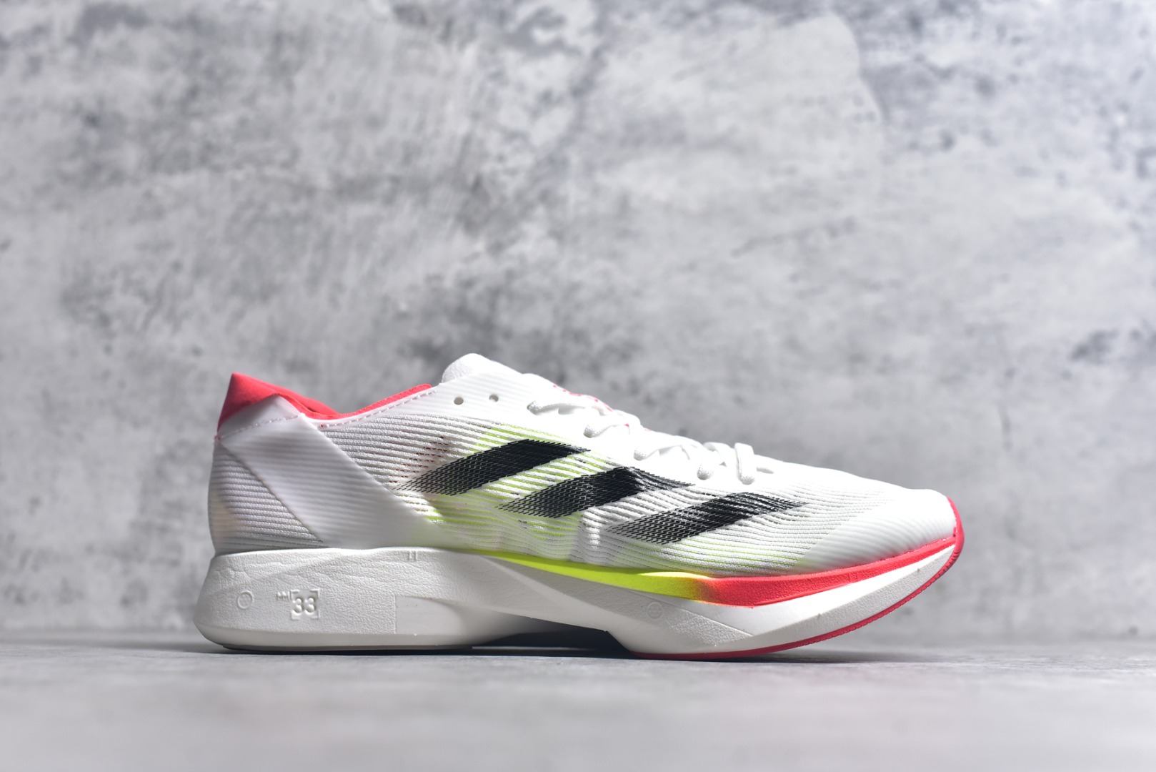 图片[3]-#Adidas Adizero Takumi Sen 10 M耐磨减震专业跑步鞋 男款 北京马拉松40周年限定。冲向目标，一路向前，不断挑战和突破自我。无论是平时训练还是马拉松，让这款adidas跑步鞋伴你畅快开跑。兼具舒适性和结构感，搭载Lightstrike科技，为步伐注入活力。 货号：IH5712 尺码：36 36.5 37.5 38 38.5 39 40 40.5 41 42 42.5 43 44 45-选品中心