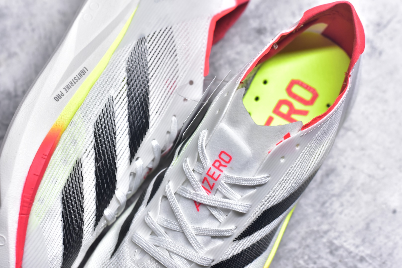 图片[9]-#Adidas Adizero Takumi Sen 10 M耐磨减震专业跑步鞋 男款 北京马拉松40周年限定。冲向目标，一路向前，不断挑战和突破自我。无论是平时训练还是马拉松，让这款adidas跑步鞋伴你畅快开跑。兼具舒适性和结构感，搭载Lightstrike科技，为步伐注入活力。 货号：IH5712 尺码：36 36.5 37.5 38 38.5 39 40 40.5 41 42 42.5 43 44 45-选品中心
