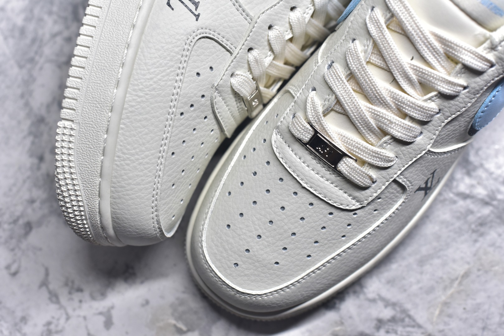 图片[8]-#Nike Air Force 1\’07 Low LV联名 双拼双勾 空军一号低帮休闲板鞋 CS5288-028 #原楦头原纸板 原装鞋盒 定制五金配件 内置全掌气垫 原厂鞋底 尺码：36 36.5 37.5 38 38.5 39 40 40.5 41 42 42.5 43 44 44.5 45 9.D4-选品中心