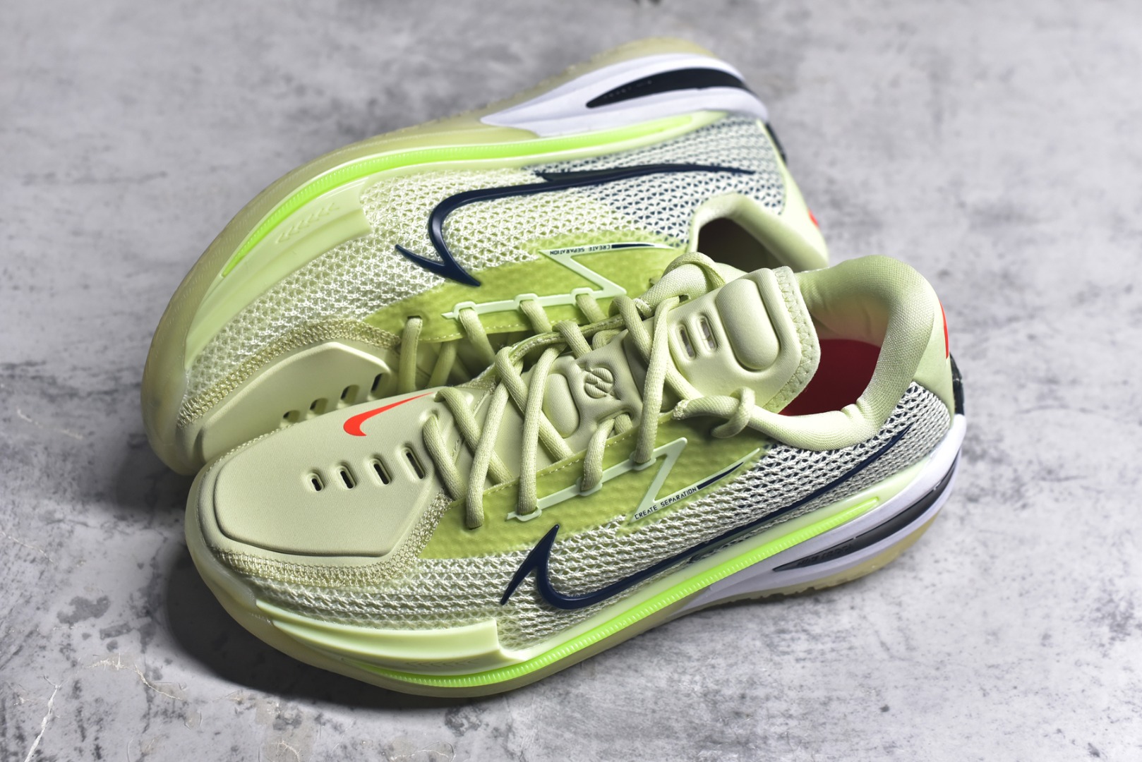 图片[7]-#NK AIR ZOOM G.T. CUT 实战篮球鞋 CZ0176-300 鞋身整体以多色拼接为主 全掌REACT+ZOOM STROBEL+后跟ZOOM 离地面更近的设计提供更快的反应速度 轻质双层网质鞋面 鞋面部分区域加强提供更好的控制力 低密度材料制成的鞋舌轻质舒适 后跟处分别配有“GT”字样和全新的鞋款系列Logo 男女鞋 尺码：40-46-选品中心