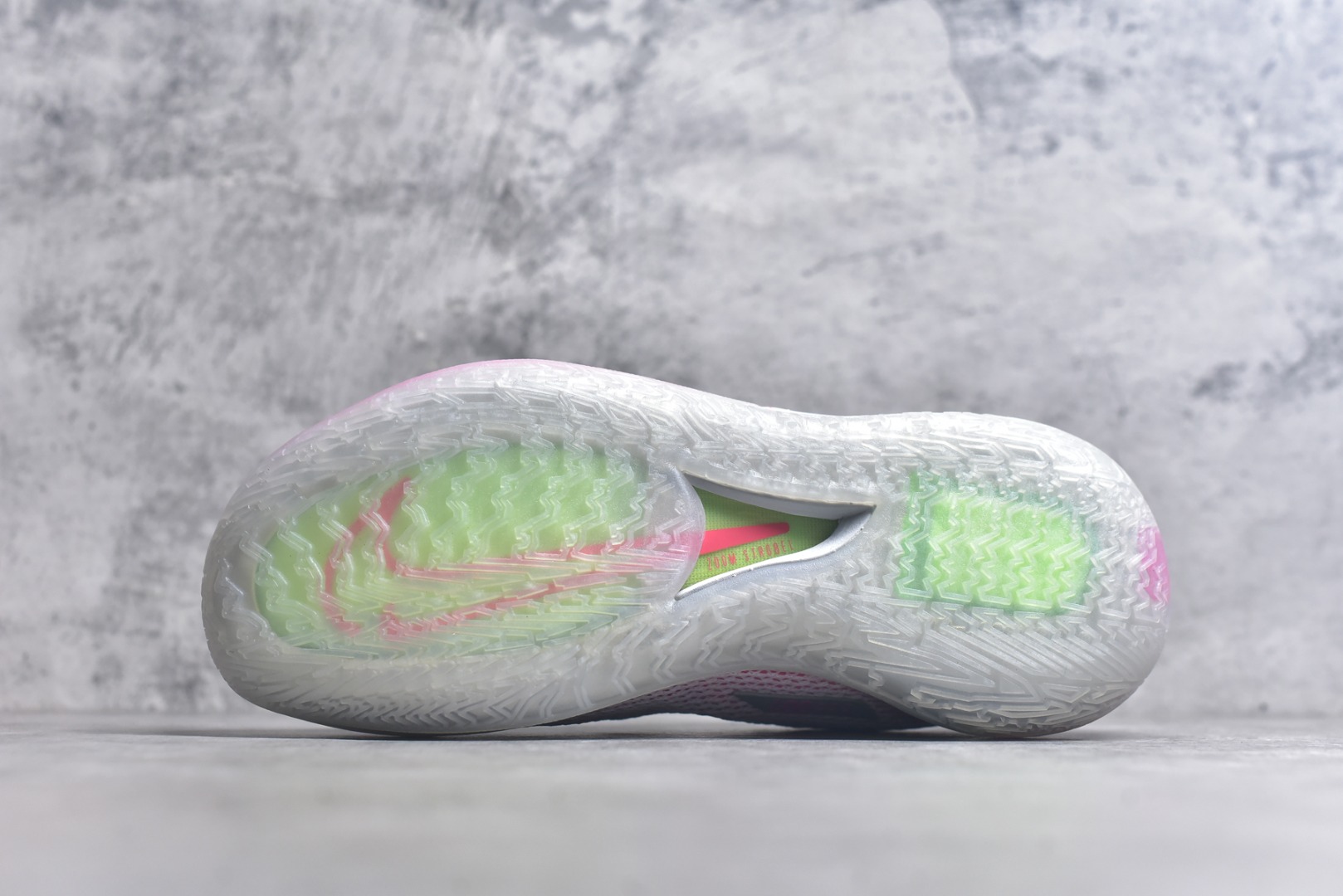 图片[6]-#NK AIR ZOOM G.T. CUT 实战篮球鞋 CZ0175-008 鞋身整体以多色拼接为主 全掌REACT+ZOOM STROBEL+后跟ZOOM 离地面更近的设计提供更快的反应速度 轻质双层网质鞋面 鞋面部分区域加强提供更好的控制力 低密度材料制成的鞋舌轻质舒适 后跟处分别配有“GT”字样和全新的鞋款系列Logo 男女鞋 尺码：40-46-选品中心
