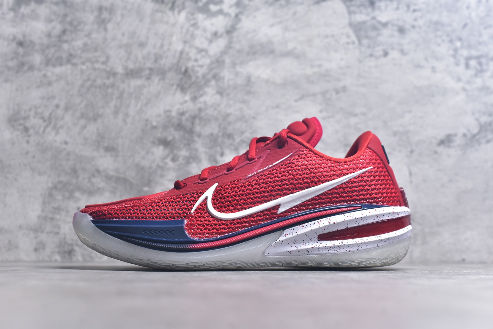 #NK AIR ZOOM G.T. CUT 实战篮球鞋 DM4551-600 鞋身整体以多色拼接为主 全掌REACT+ZOOM STROBEL+后跟ZOOM 离地面更近的设计提供更快的反应速度 轻质双层网质鞋面 鞋面部分区域加强提供更好的控制力 低密度材料制成的鞋舌轻质舒适 后跟处分别配有“GT”字样和全新的鞋款系列Logo 男女鞋 尺码：40-46-选品中心