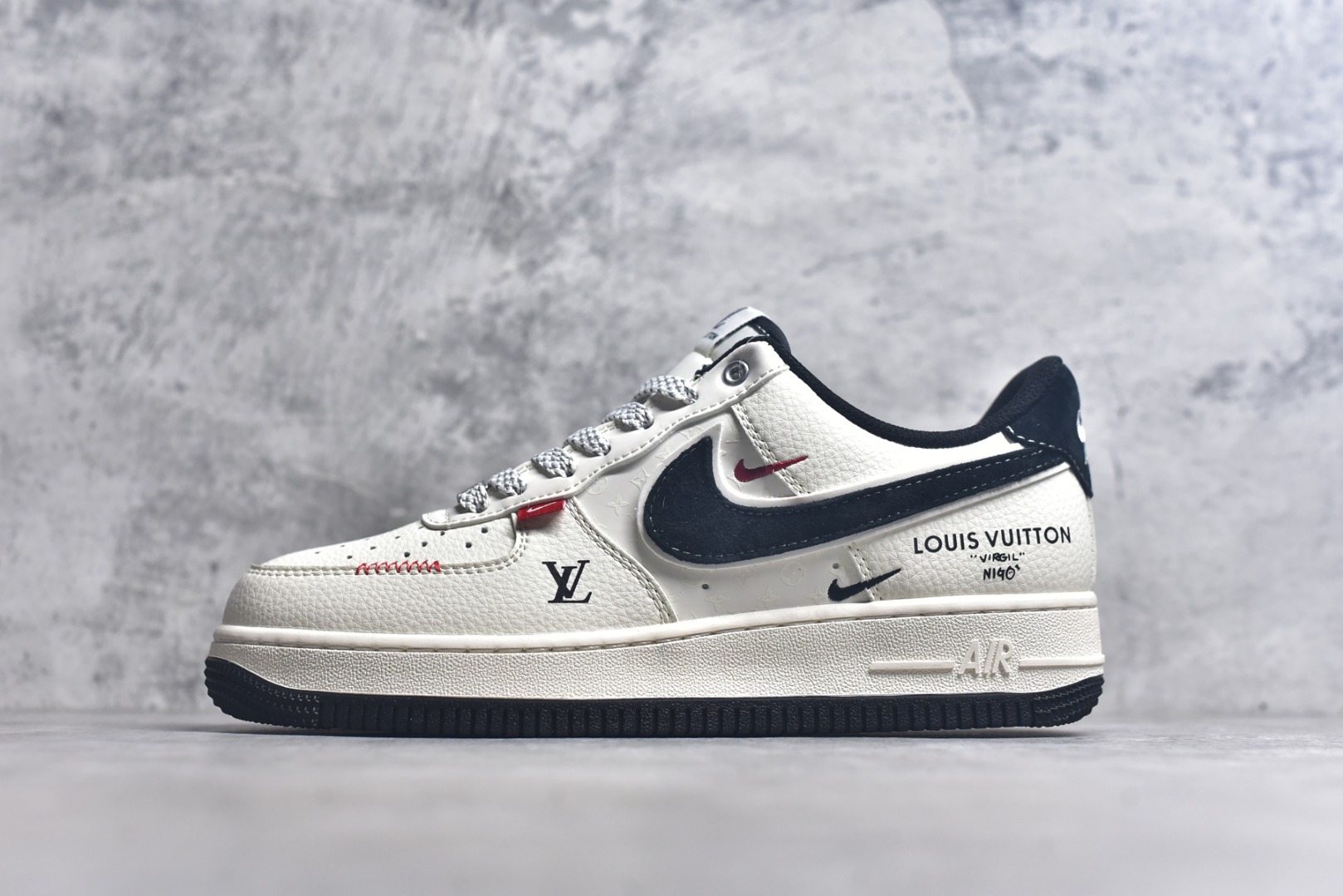#Nike Air Force 1\’07 Low LV联名 米黑勾红标 空军一号低帮休闲板鞋 YX5066-348 #原楦头原纸板 原装鞋盒 定制五金配件 内置全掌气垫 原厂鞋底 尺码：36 36.5 37.5 38 38.5 39 40 40.5 41 42 42.5 43 44 44.5 45 9.D4-选品中心