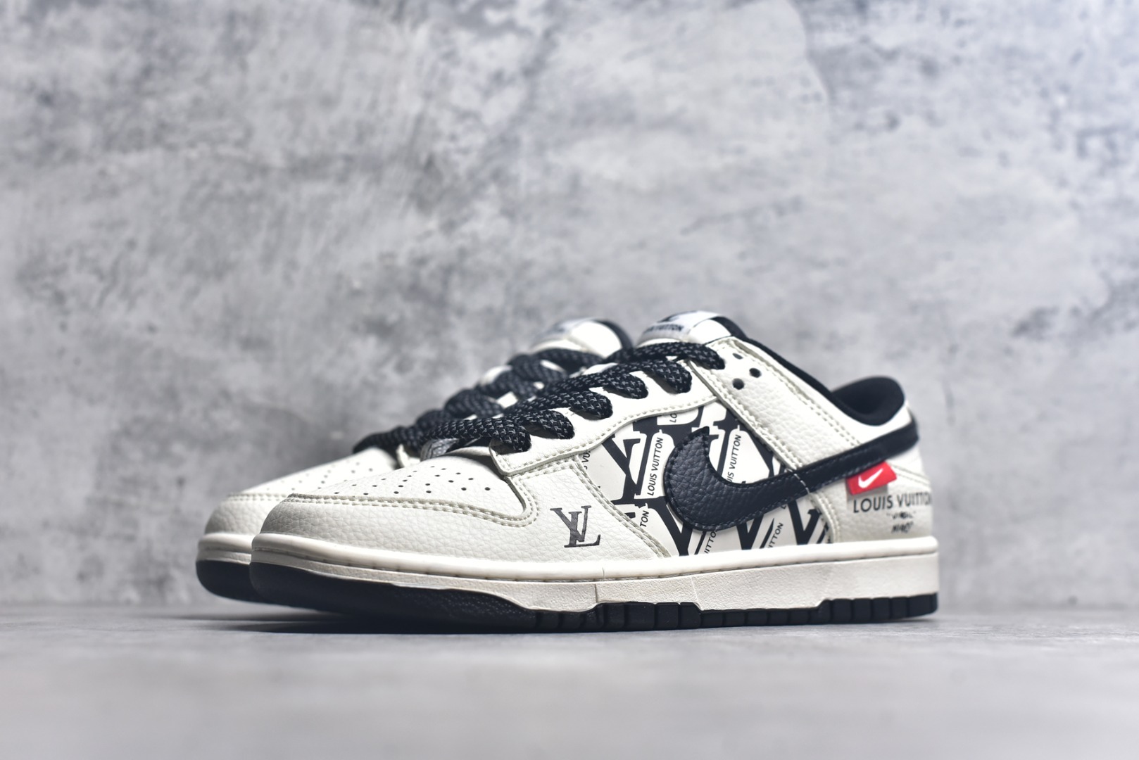 图片[2]-#Nike SB Dunk Low LV联名 印花米黑 高端定制 低帮休闲板鞋 QW5836-021 #定制鞋盒 大厂纯原品质出货 超高清洁度 皮料切割干净无任何毛边 细节完美 尺码：36 36.5 37.5 38 38.5 39 40 40.5 41 42 42.5 43 44 44.5 45 9.E5-选品中心