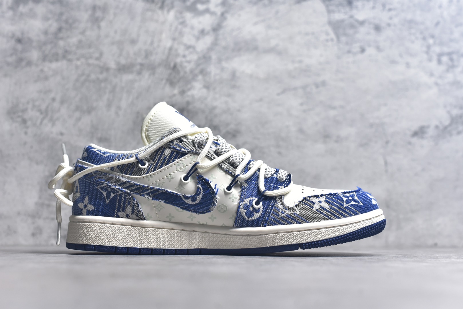 图片[3]-#Air Jordan 1 Low AJ1 乔1 LV联名 蓝花布抽绳 高端定制 低帮复古篮球鞋 YX5066-373 #定制鞋盒 大厂纯原品质出货 超高清洁度 皮料切割干净无任何毛边 细节完美 尺码：36 36.5 37.5 38 38.5 39 40 40.5 41 42 42.5 43 44 44.5 45 9.E5-选品中心