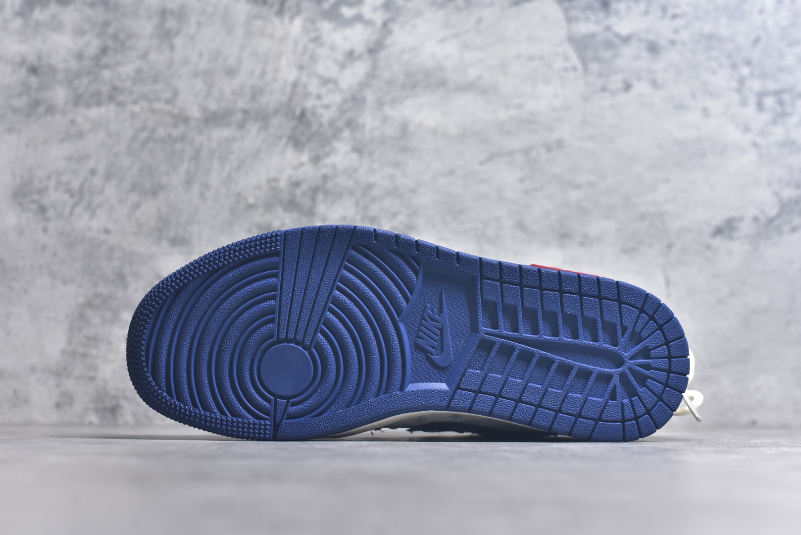 图片[6]-#Air Jordan 1 Low AJ1 乔1 LV联名 蓝花布抽绳 高端定制 低帮复古篮球鞋 YX5066-373 #定制鞋盒 大厂纯原品质出货 超高清洁度 皮料切割干净无任何毛边 细节完美 尺码：36 36.5 37.5 38 38.5 39 40 40.5 41 42 42.5 43 44 44.5 45 9.E5-选品中心