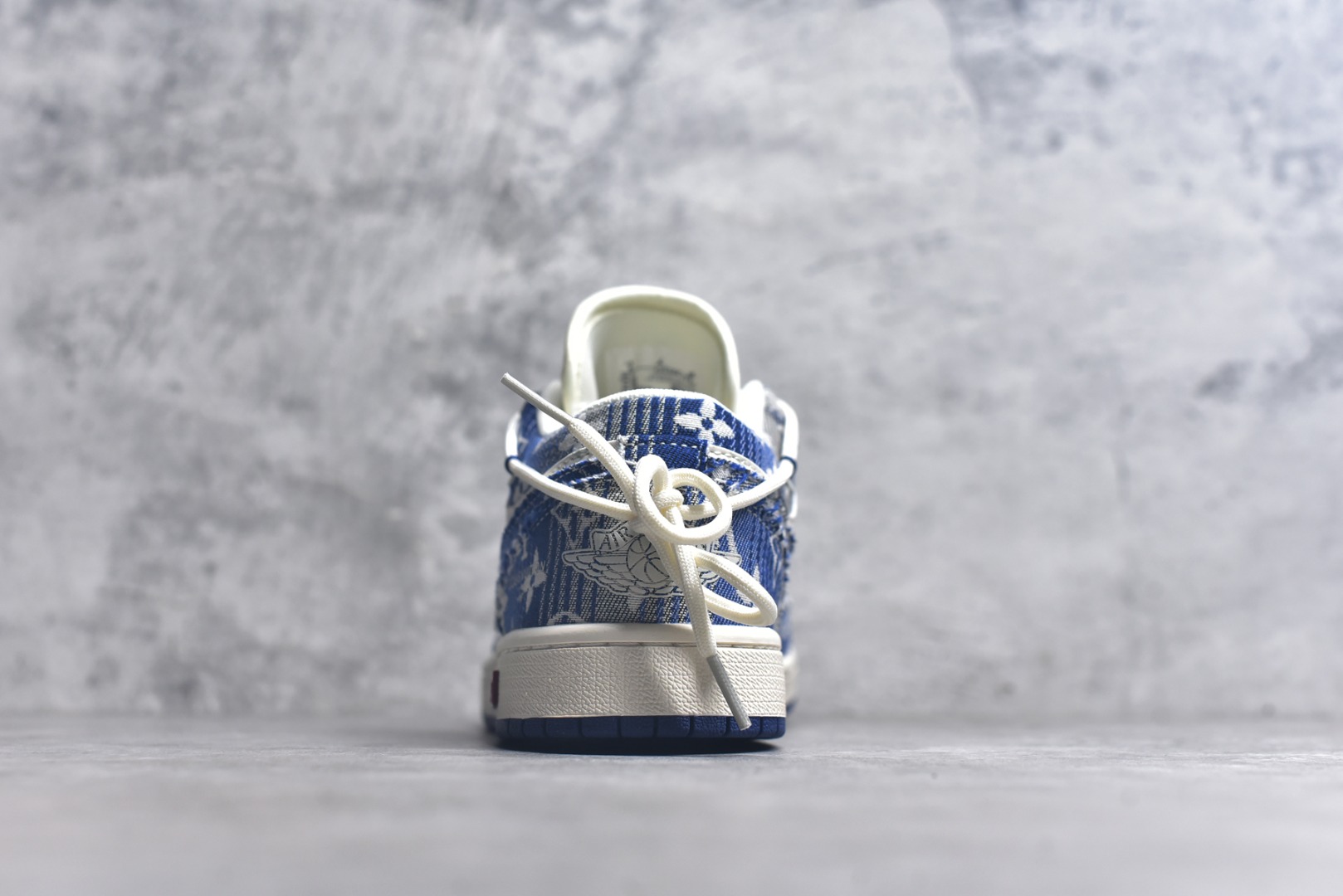 图片[5]-#Air Jordan 1 Low AJ1 乔1 LV联名 蓝花布抽绳 高端定制 低帮复古篮球鞋 YX5066-373 #定制鞋盒 大厂纯原品质出货 超高清洁度 皮料切割干净无任何毛边 细节完美 尺码：36 36.5 37.5 38 38.5 39 40 40.5 41 42 42.5 43 44 44.5 45 9.E5-选品中心