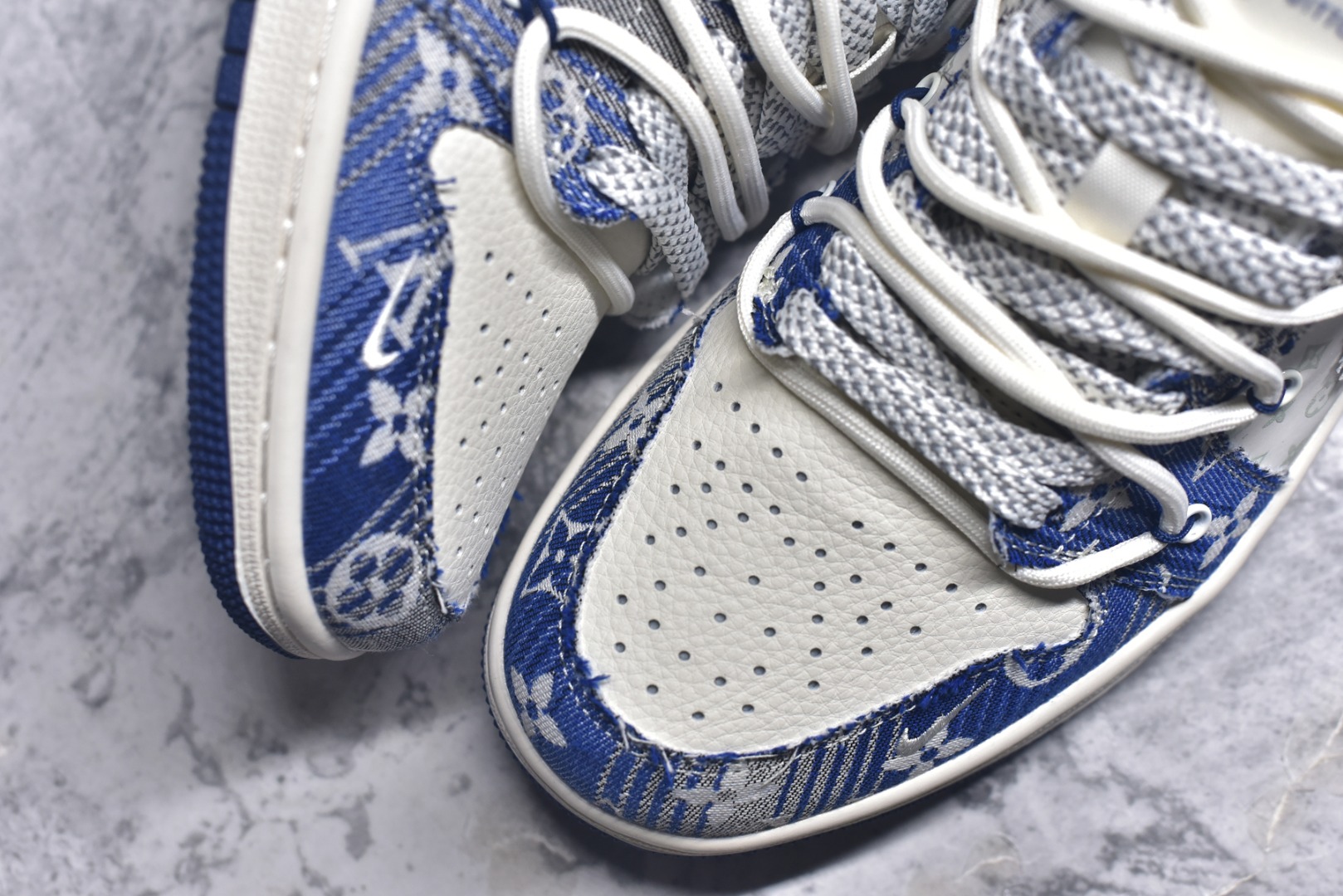 图片[8]-#Air Jordan 1 Low AJ1 乔1 LV联名 蓝花布抽绳 高端定制 低帮复古篮球鞋 YX5066-373 #定制鞋盒 大厂纯原品质出货 超高清洁度 皮料切割干净无任何毛边 细节完美 尺码：36 36.5 37.5 38 38.5 39 40 40.5 41 42 42.5 43 44 44.5 45 9.E5-选品中心